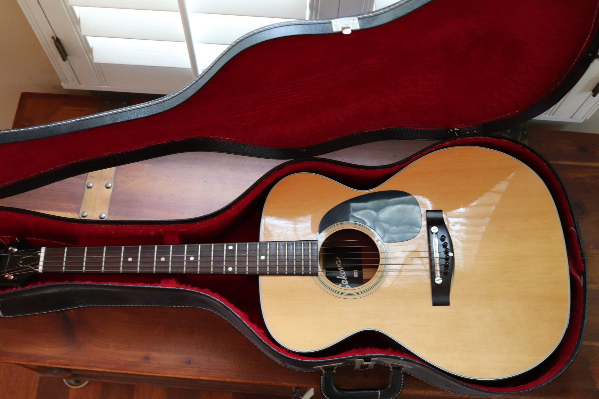 Sekooa six-string acoustic guitar, model F1000, with case - Image 2 of 4