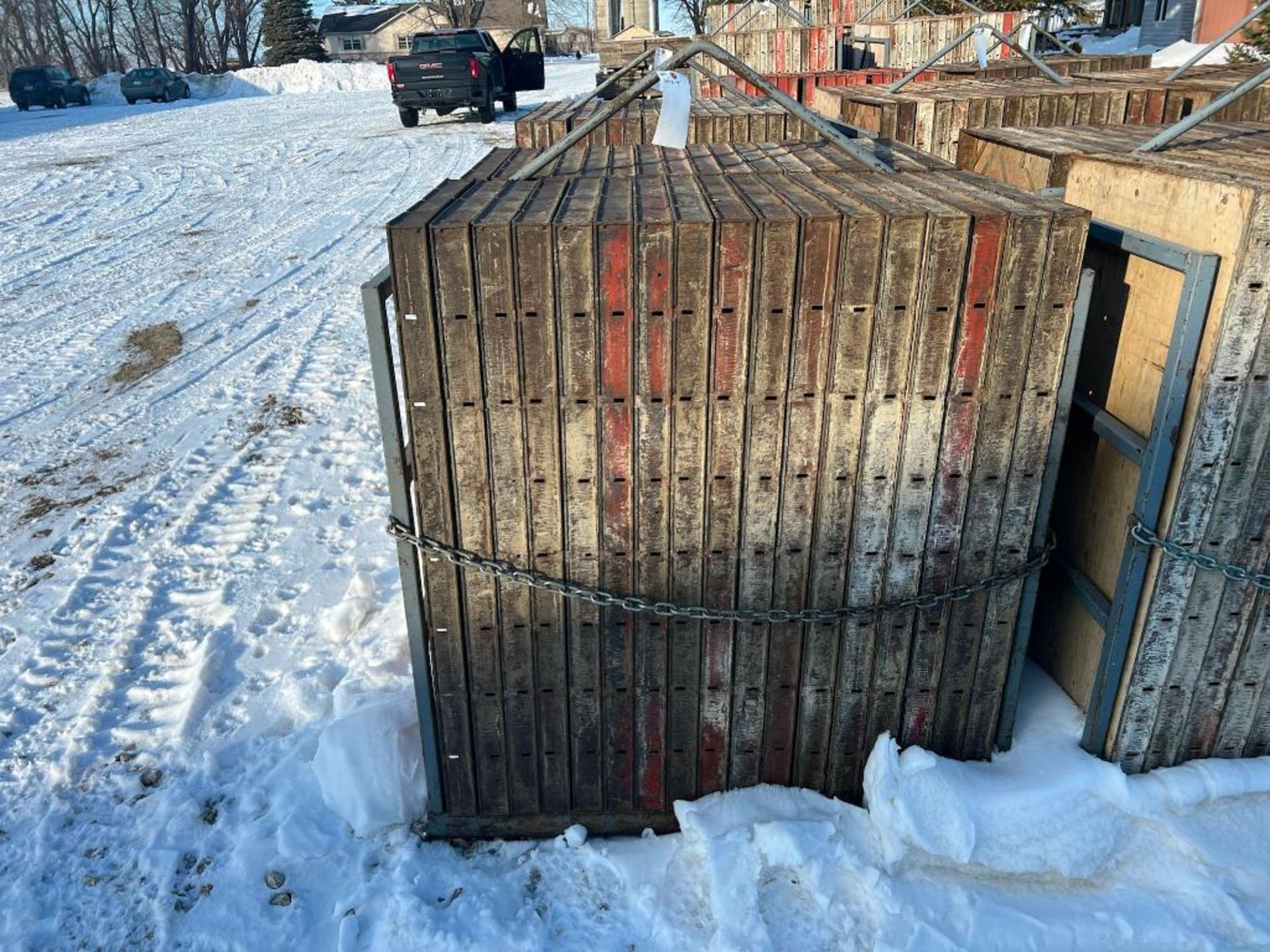 (34) 2' x 4' Symons Steel Ply Forms, Basket is Included. Located in Orchard, IA.