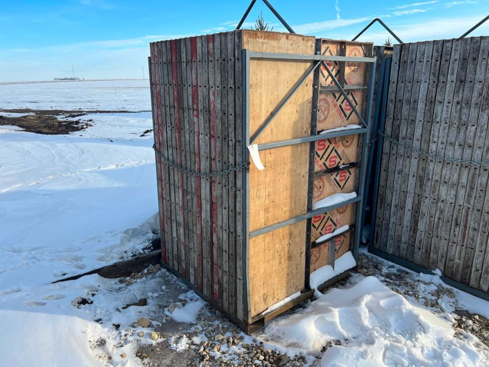 (34) 2' x 6' Symons Steel Ply Forms, Basket is Included. Located in Orchard, IA.