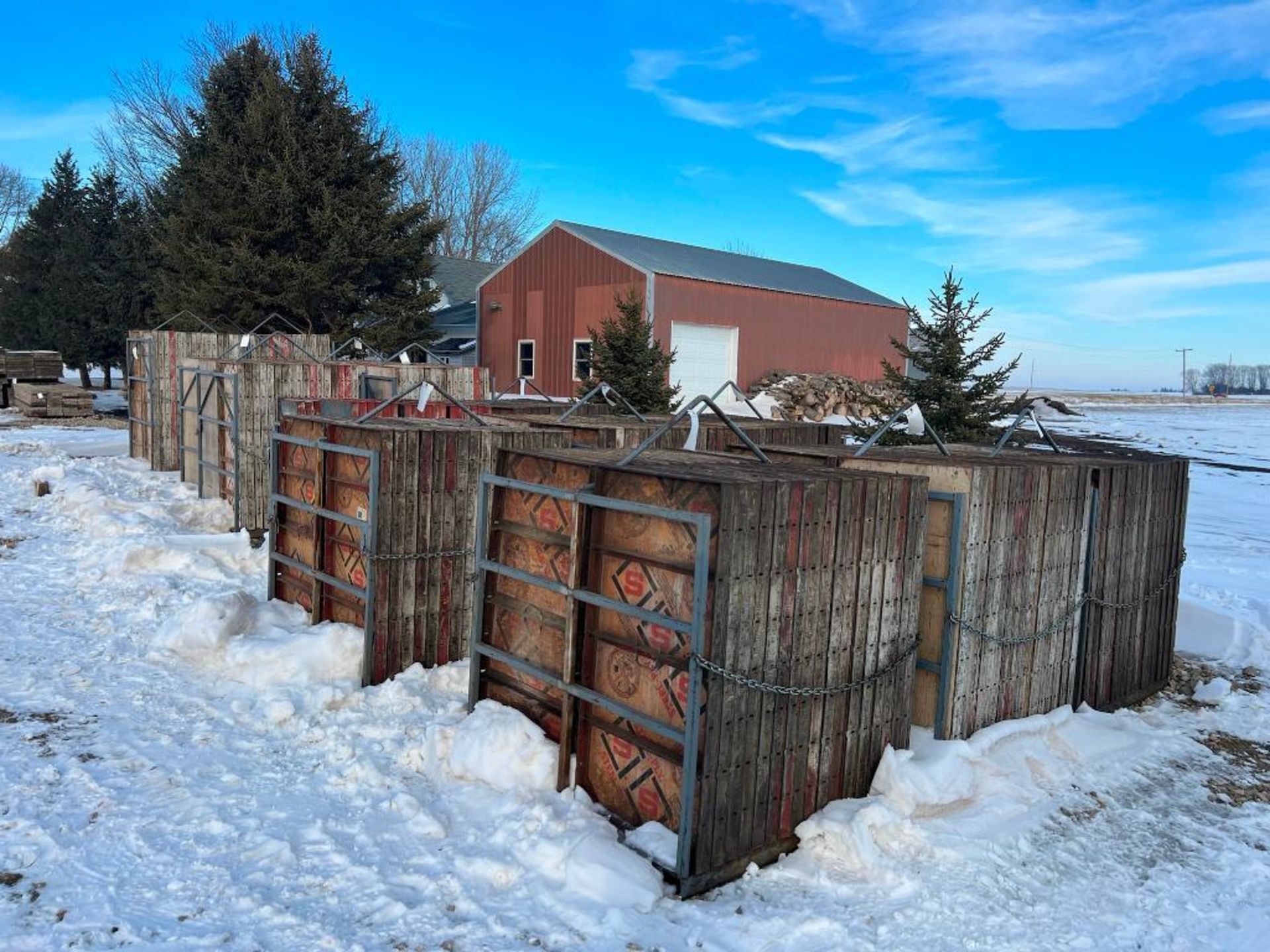 (33) 12" x 8' Symons Steel Ply Forms. Located in Orchard, IA. - Image 6 of 10