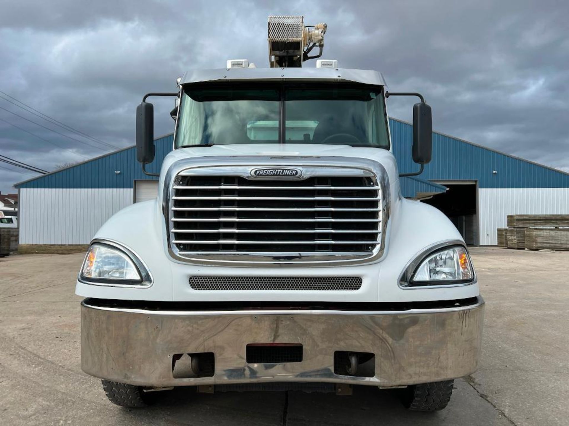 2007 Freightliner Columbia Truck, Detroit Series 60 Engine, Eaton 13- Speed, VIN # 1FVMA6CK27PX72083 - Image 5 of 57