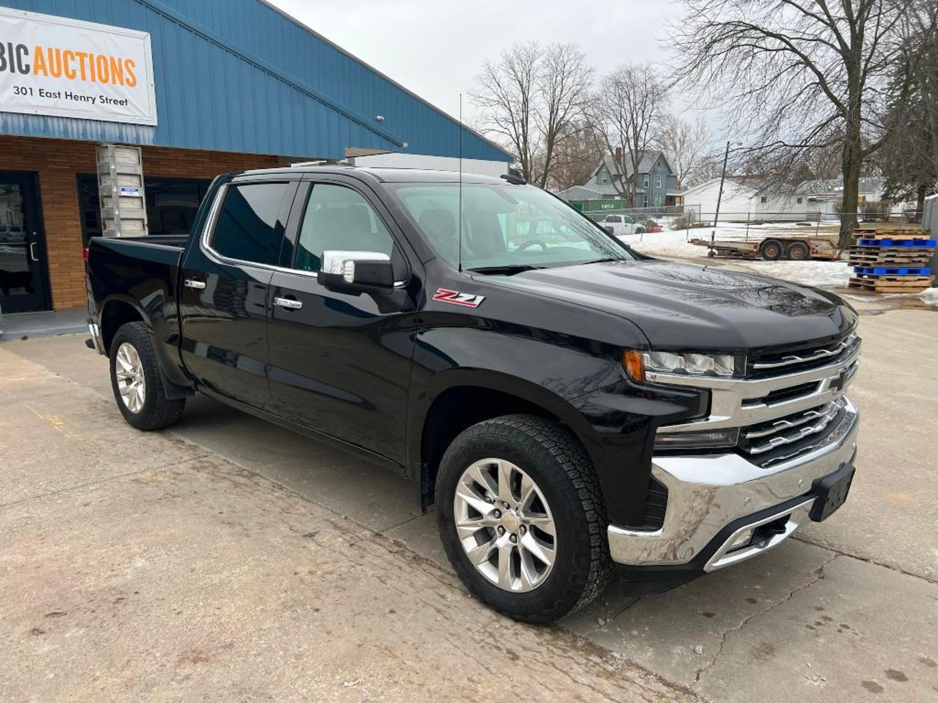 2021 Chevrolet Silverado K1500 LTZ Crew Cab Pickup Truck, 4x4 5.3L Engine, 33,523 Miles, VIN # 1GCUY - Image 2 of 28