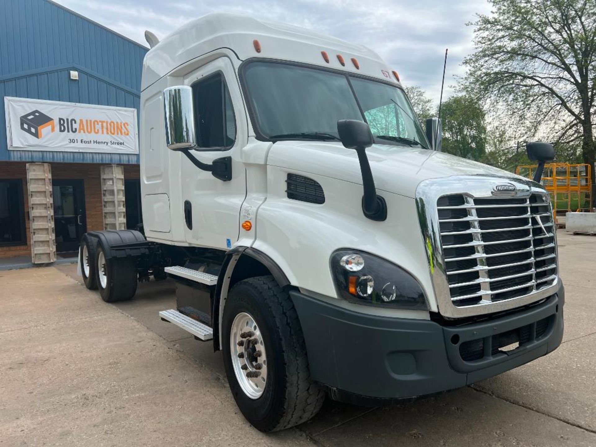 2018 Freightliner Cab/Sleeper, Cascadia 113, Vin #1FUJGHDV9JLJP7918, Miles 321692, Allison 4500 RDS - Image 2 of 52