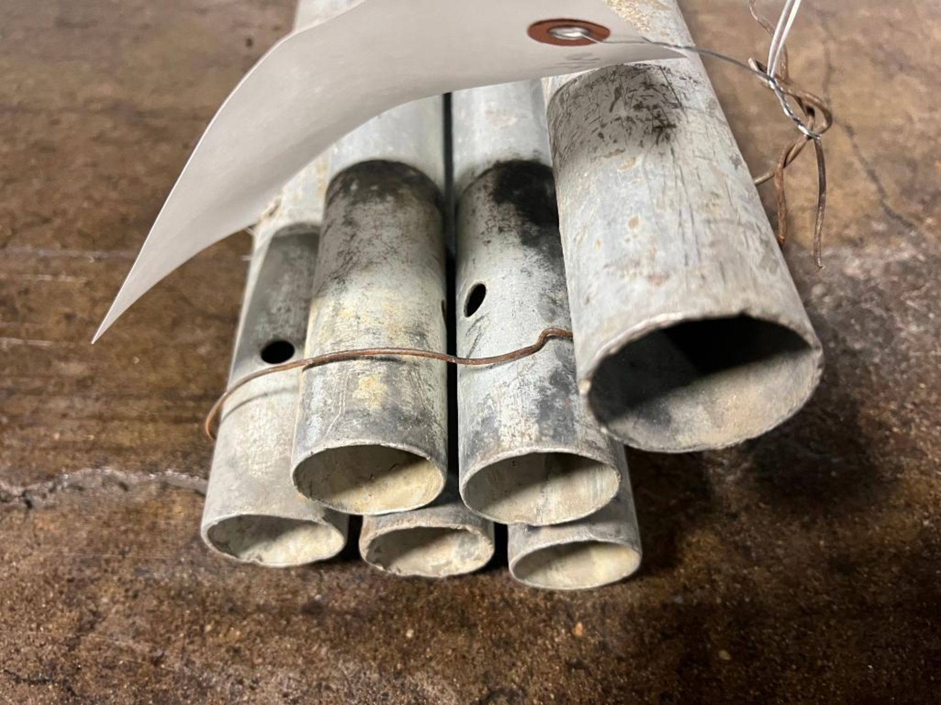 (6) 6' Aluminum Bull Float Handles. Located in Mt. Pleasant, IA - Image 2 of 2