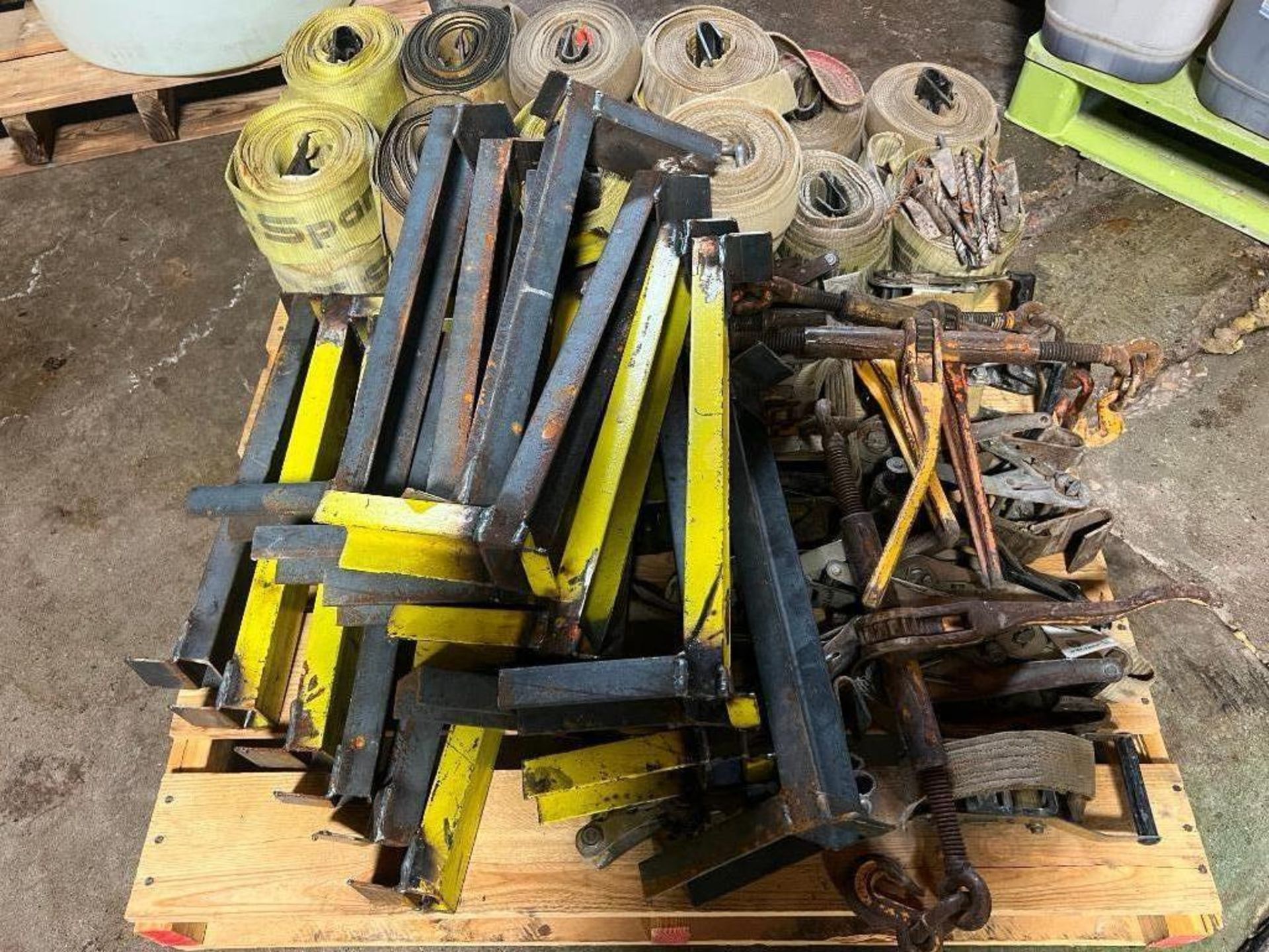 Pallet of Rachet Straps, Chain Binders & Trailer Scaffolding Brackets. Located in Mt. Pleasant, IA - Image 3 of 5