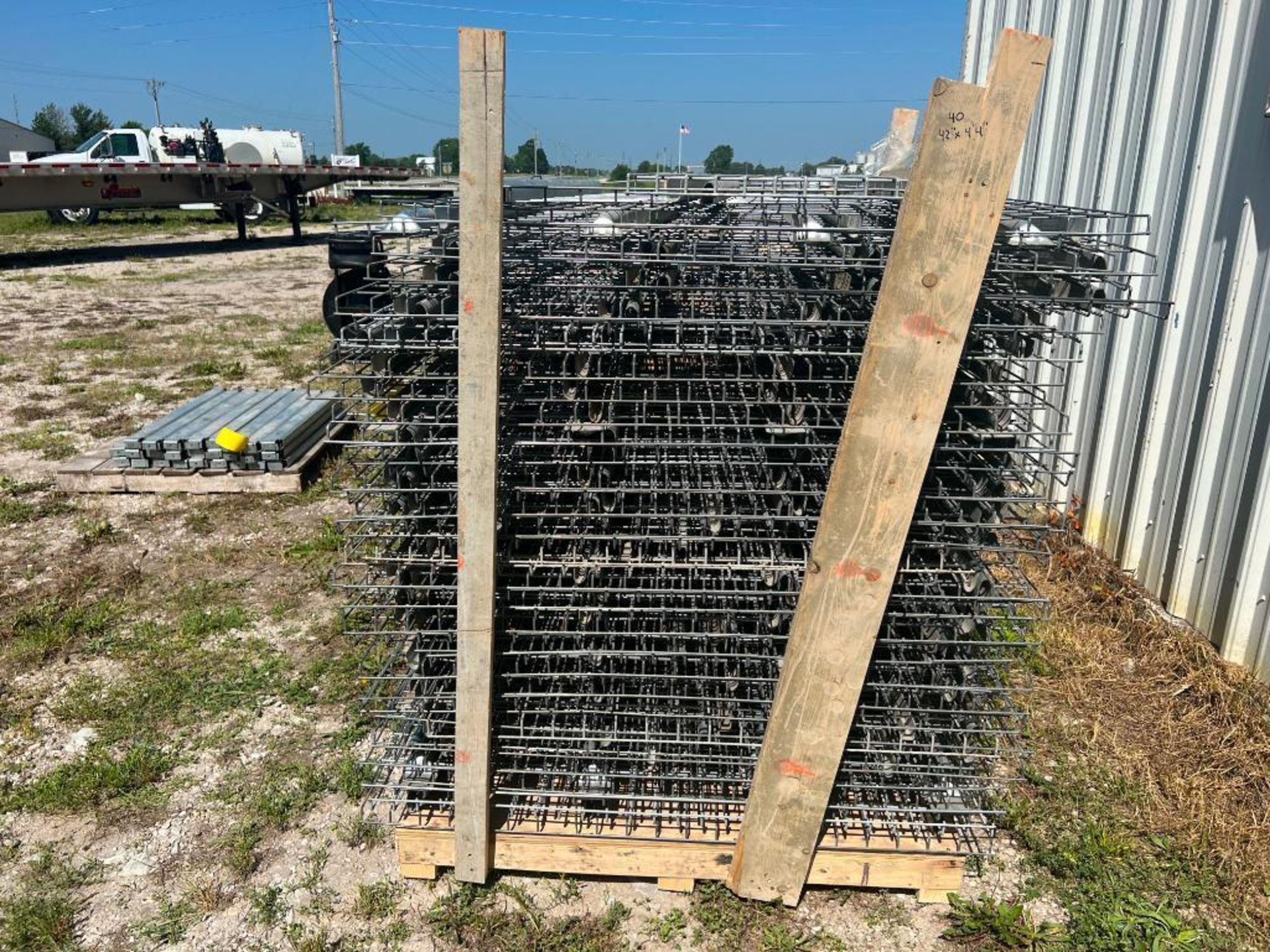 Pallet Racking - (40) Wire Decking 42" x 46". Located in Mt. Pleasant, IA - Image 2 of 2