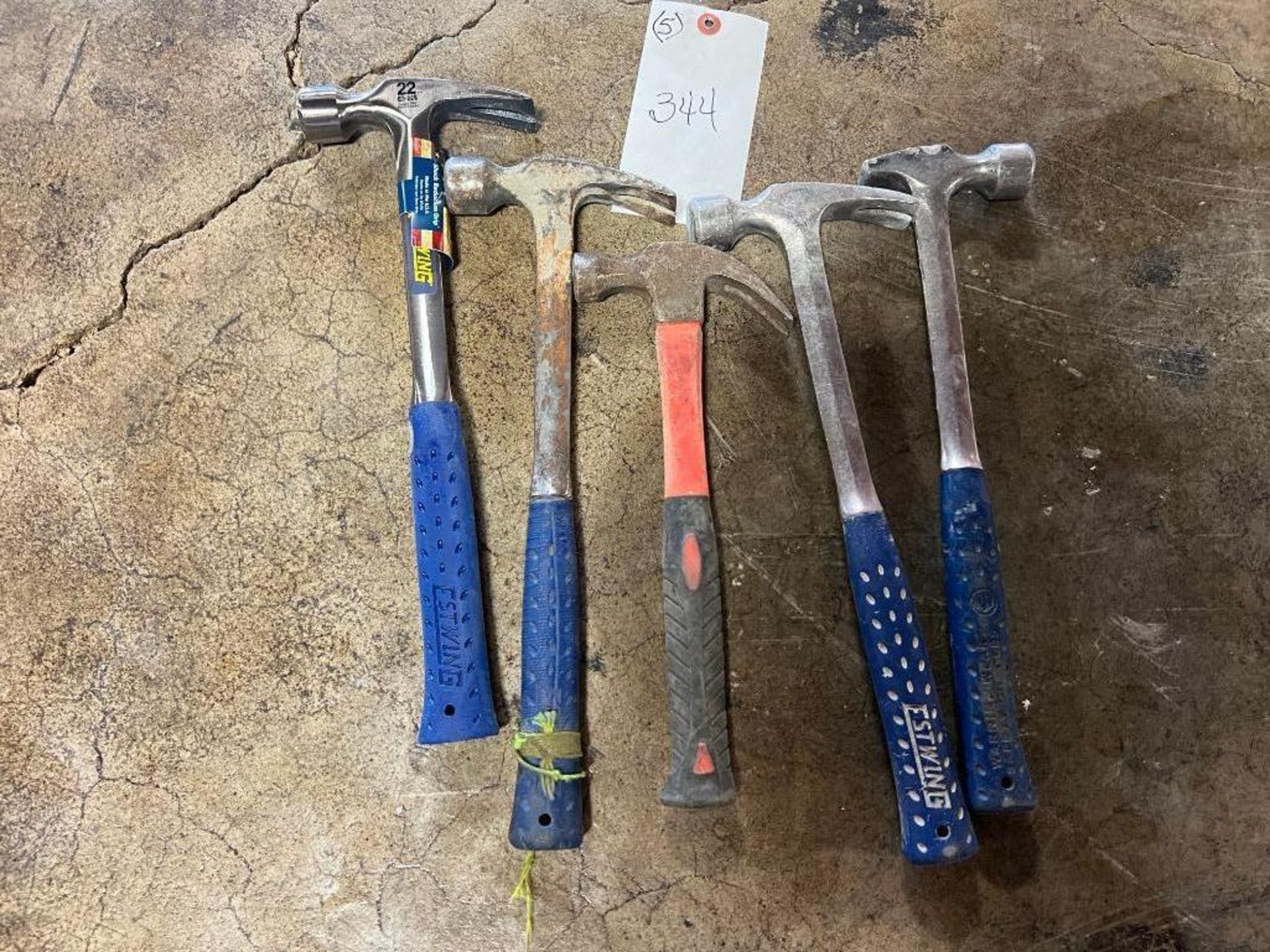 (5) Claw Hammers. Located in Mt. Pleasant, IA