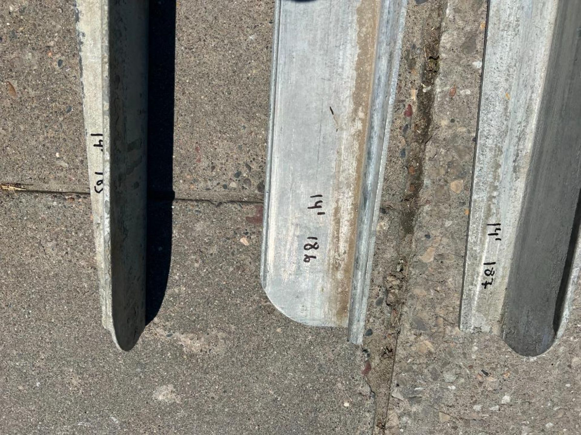 14' Aluminum Screed Blade. Located in Mt. Pleasant, IA - Image 2 of 3