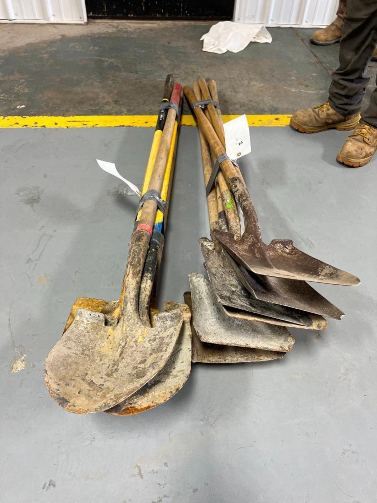 (7) Square Point & (5) Round Point Shovels. Located in Mt. Pleasant, IA - Image 2 of 2