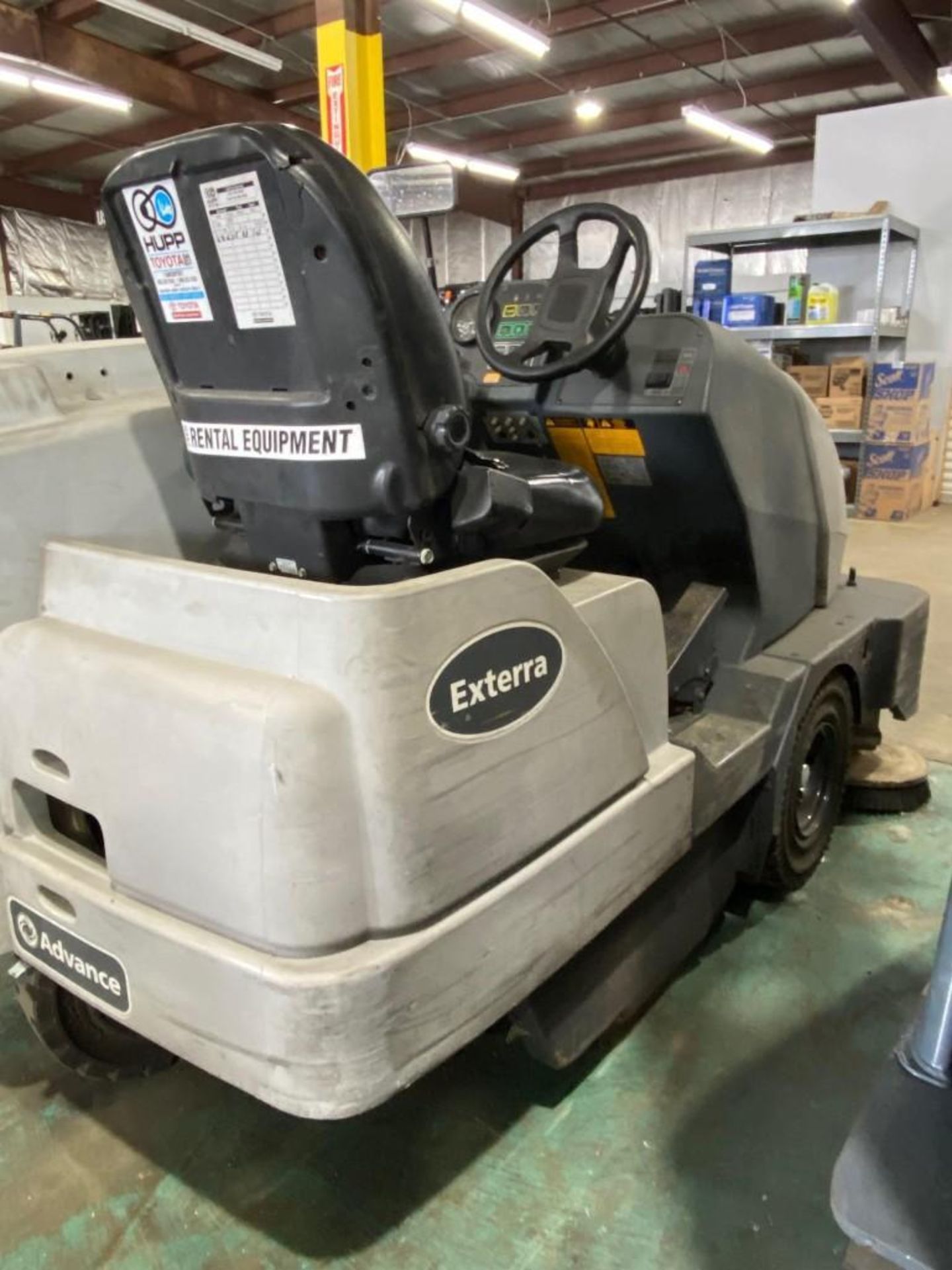 2011 Advance 6330 Exterra Floor Sweeper. Serial # 100004380. Located in Mt. Pleasant, IA. - Image 4 of 12