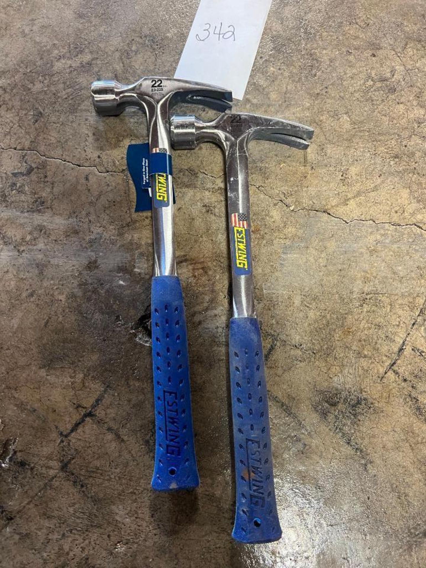(2) New 22 FSTWing Claw Hammers. Located in Mt. Pleasant, IA