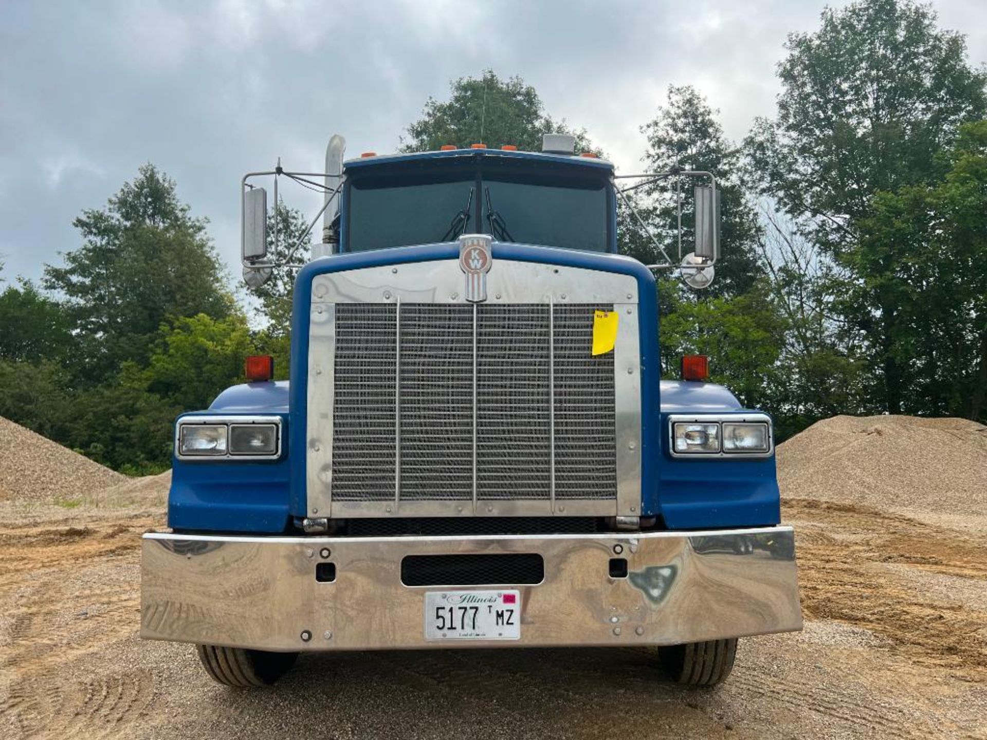 1996 Kenworth T800 Semi Tractor, VIN # 1XKDDR9X2TJ697040, Miles 814,261, Eaton Fuller Roadranger 10 - Image 5 of 37