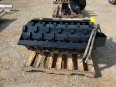 Bobcat Hydraulic Vibratory Roller, Sheepfoot & Smooth Located in Altamont, IL
