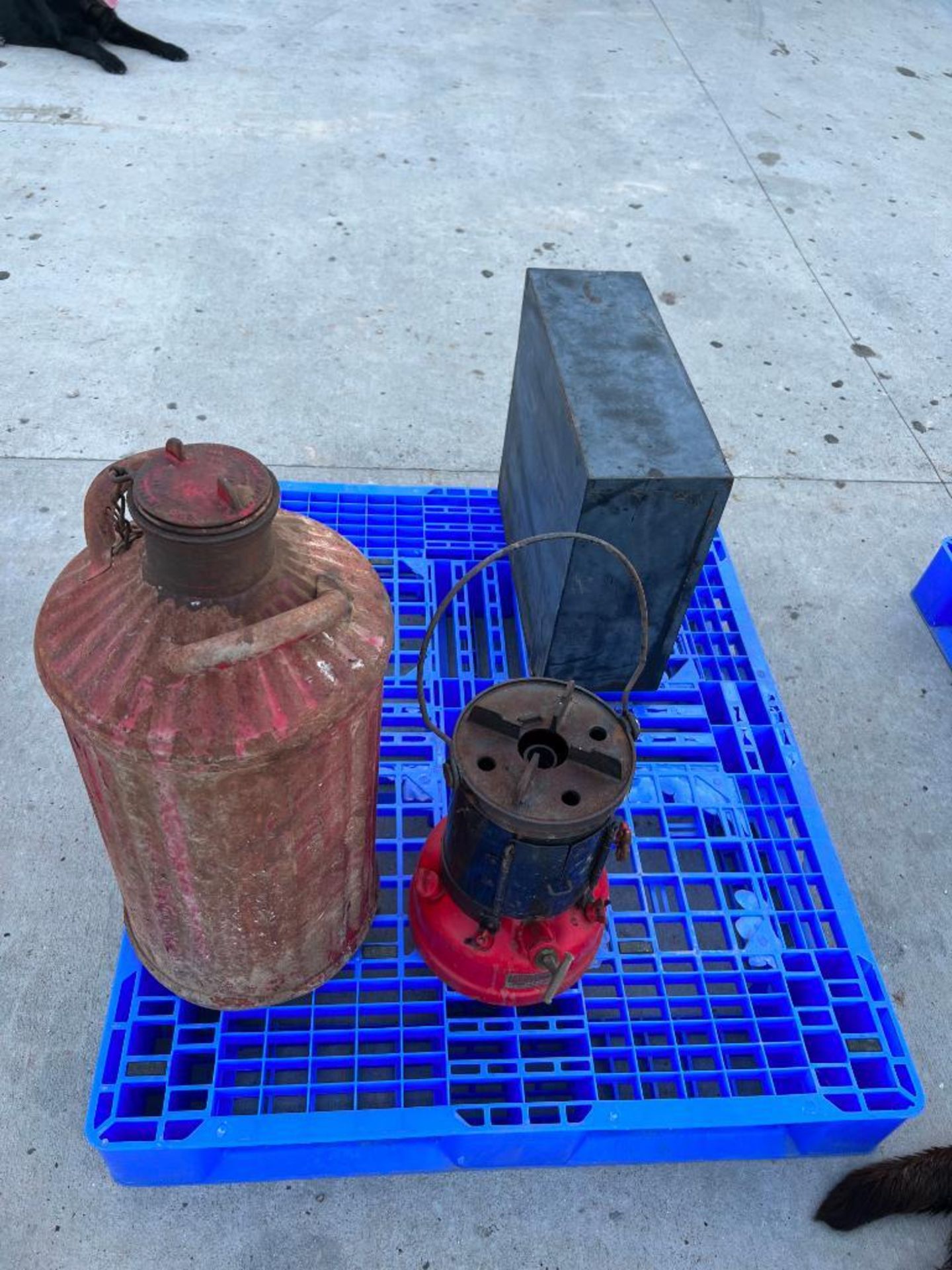 Tank, Propane Heater & Storage Box. Located in Altamont, IL