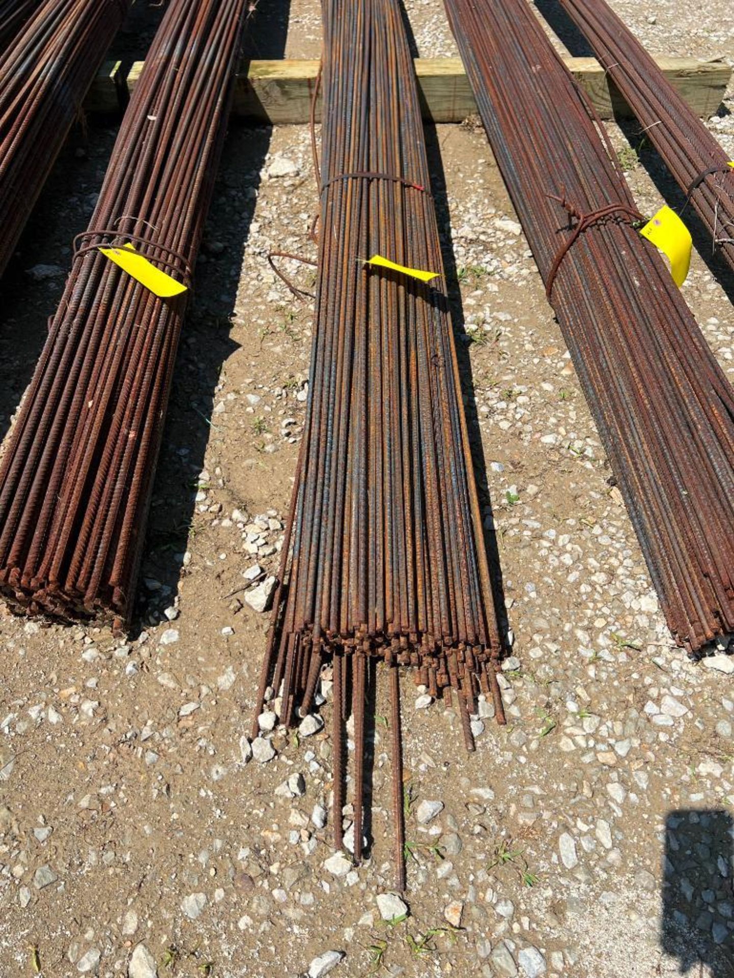 (1) Ton of #3 (20' x 3/8") New Rebar. Located in Altamont, IL