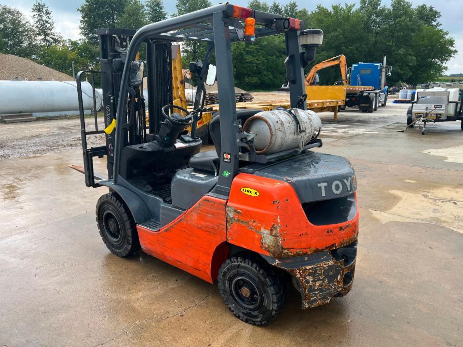 Toyota Forklift Truck, Model 8FGU25, Hours 5,264, LP. Located in Altamont, IL - Image 6 of 19
