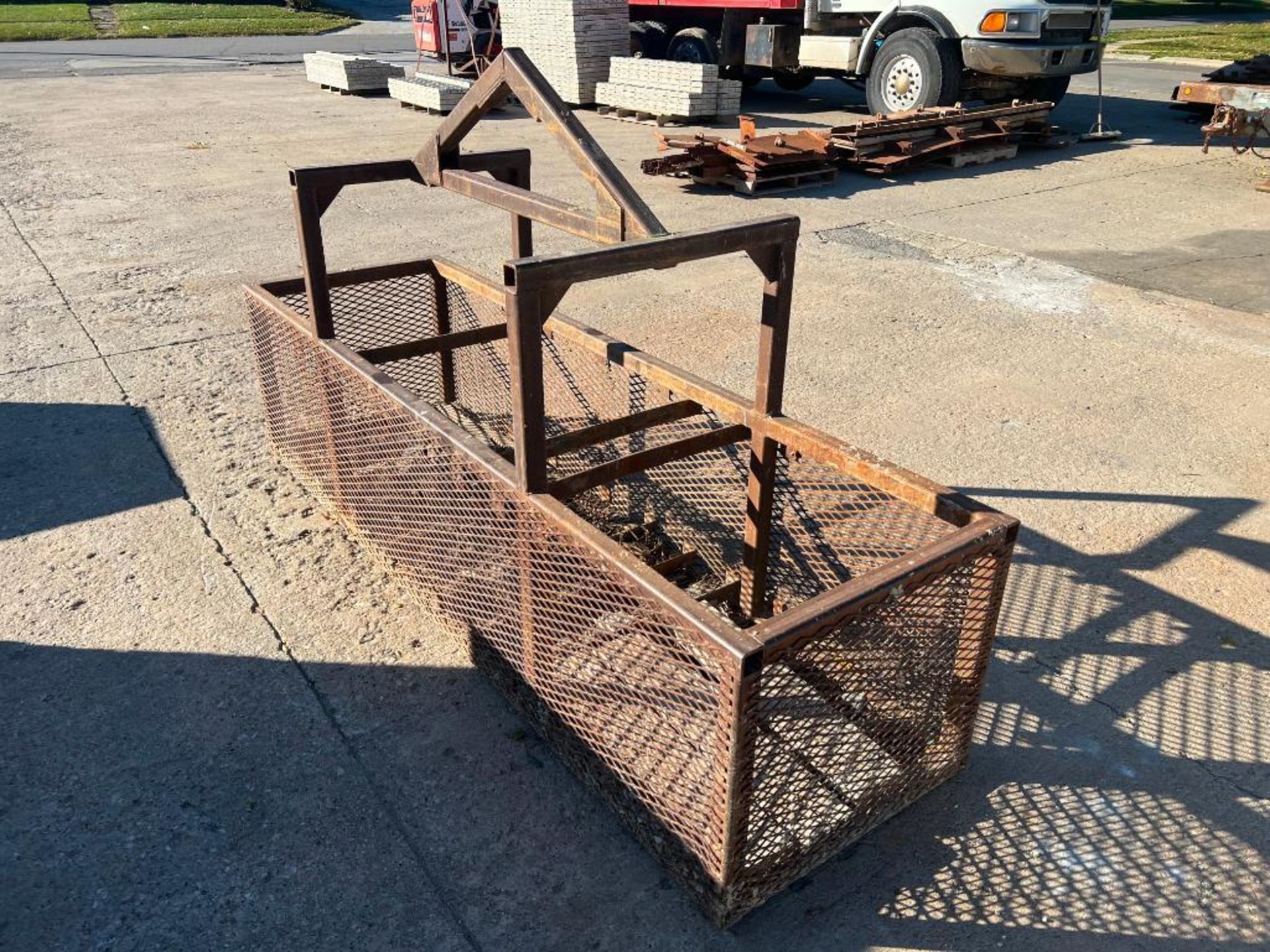 5' x 8' x 28" Form Basket. Located in Mt. Pleasant, IA - Image 2 of 4