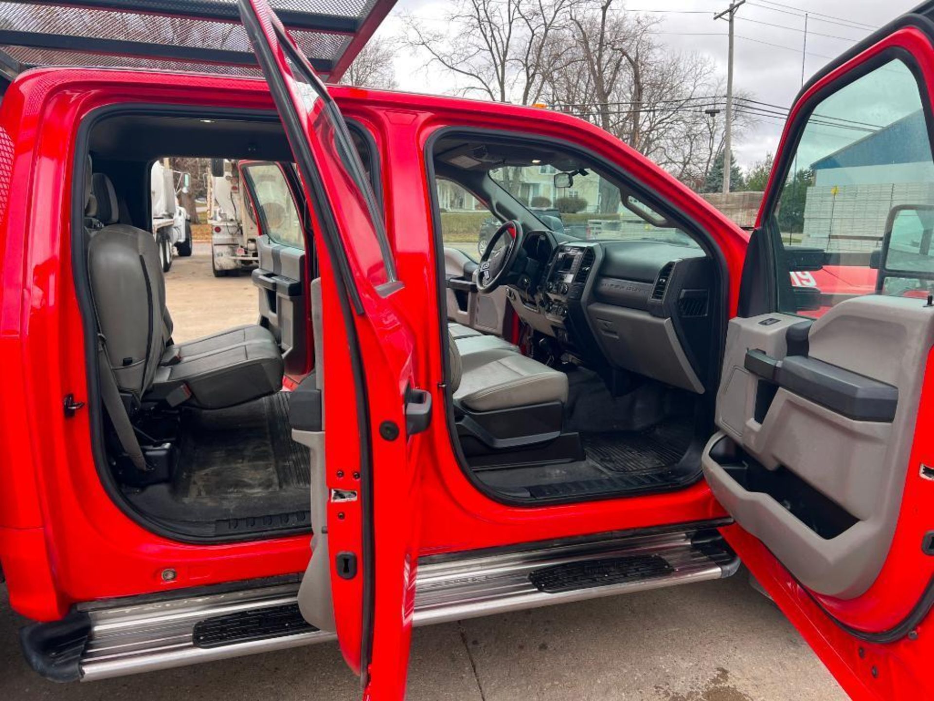 2019 Ford F550 4X4 Crew Cab Truck, VIN #1FD0W5HT1KEE51904, Miles 111,556, 6-Speed Automatic Transmis - Image 25 of 29
