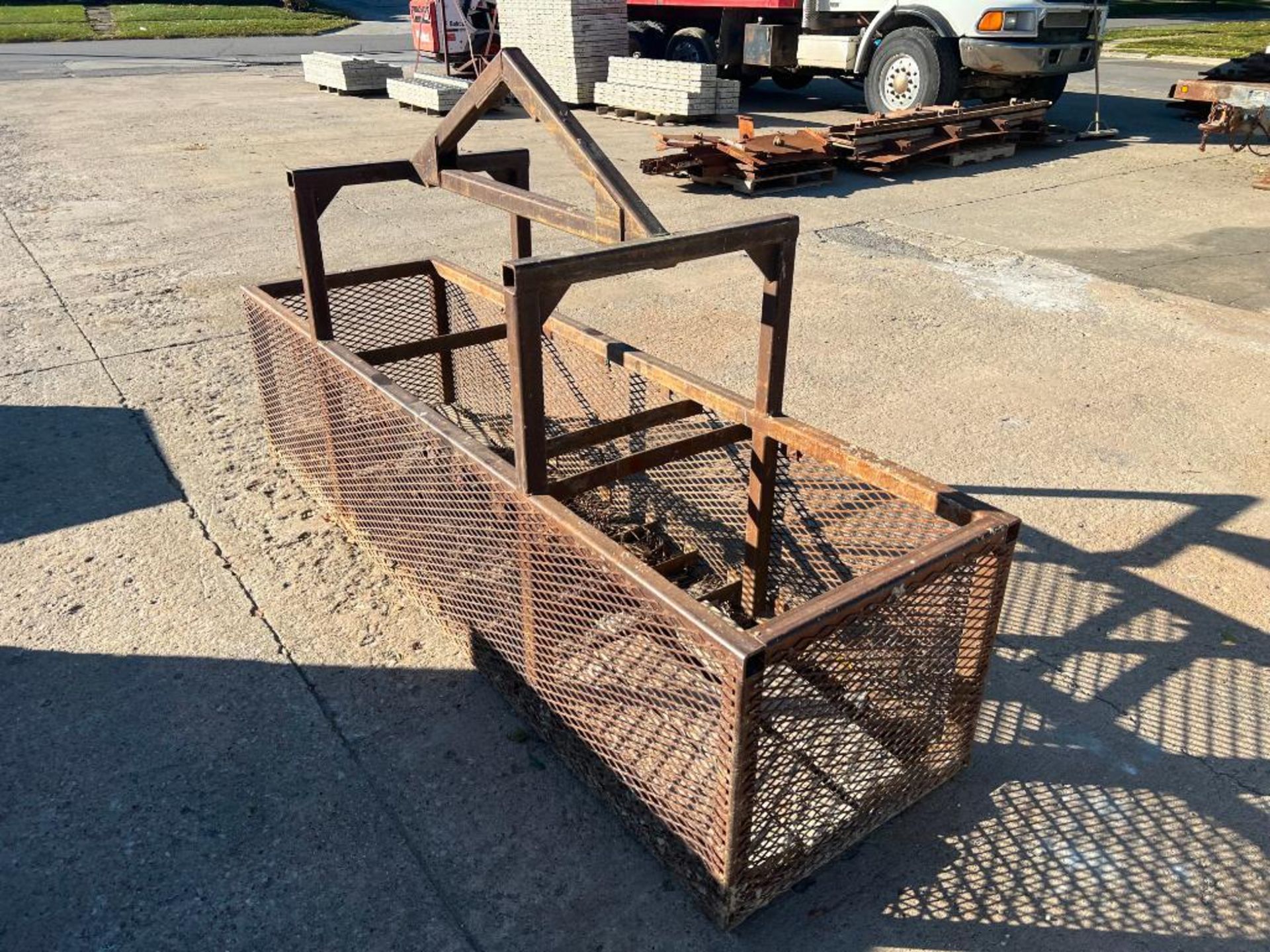 5' x 8' x 28" Form Basket. Located in Mt. Pleasant, IA - Image 3 of 4