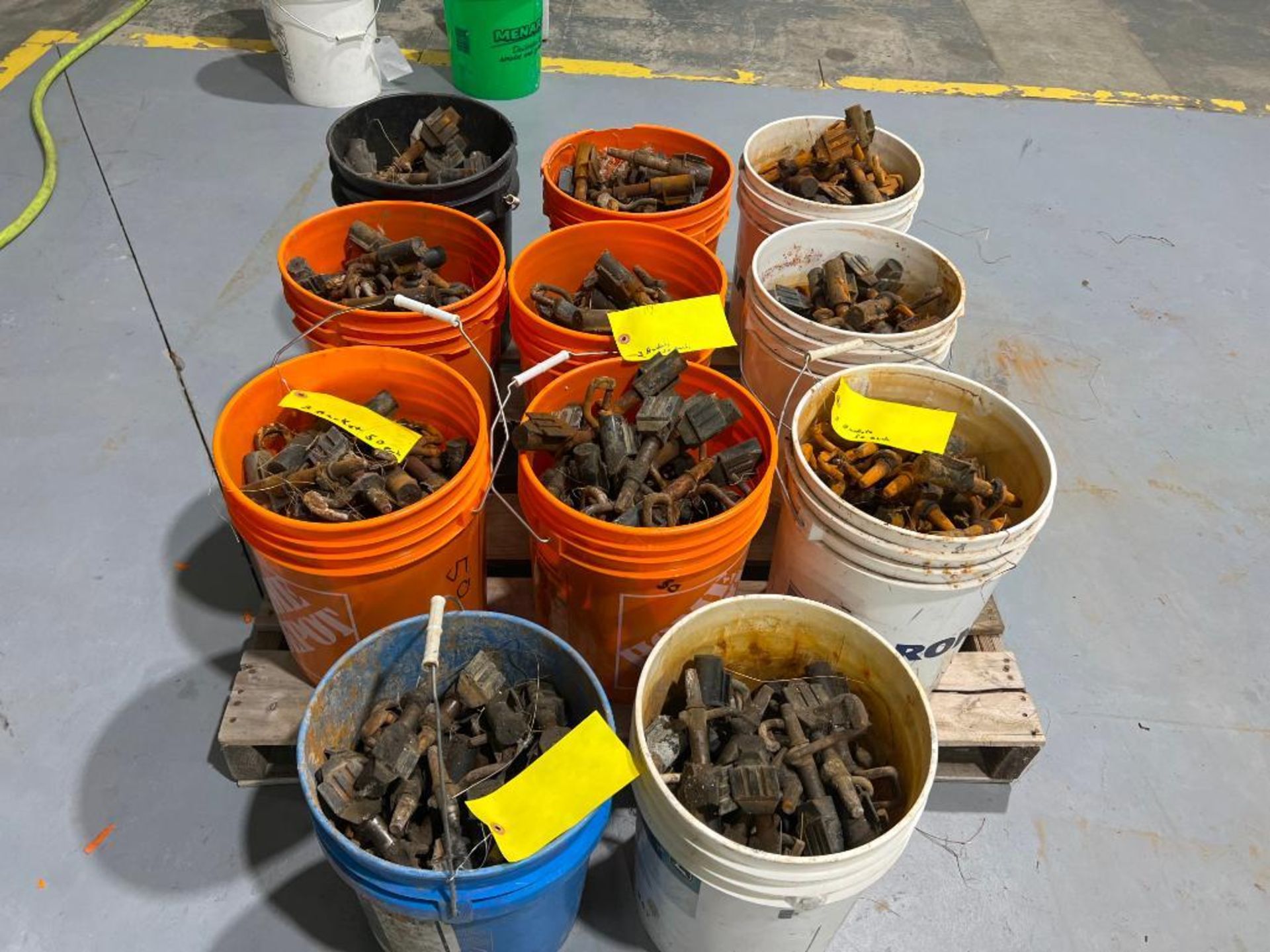 Approx. 150 Form Pins. (3 buckets of 50 each). Located in Mt. Pleasant, IA