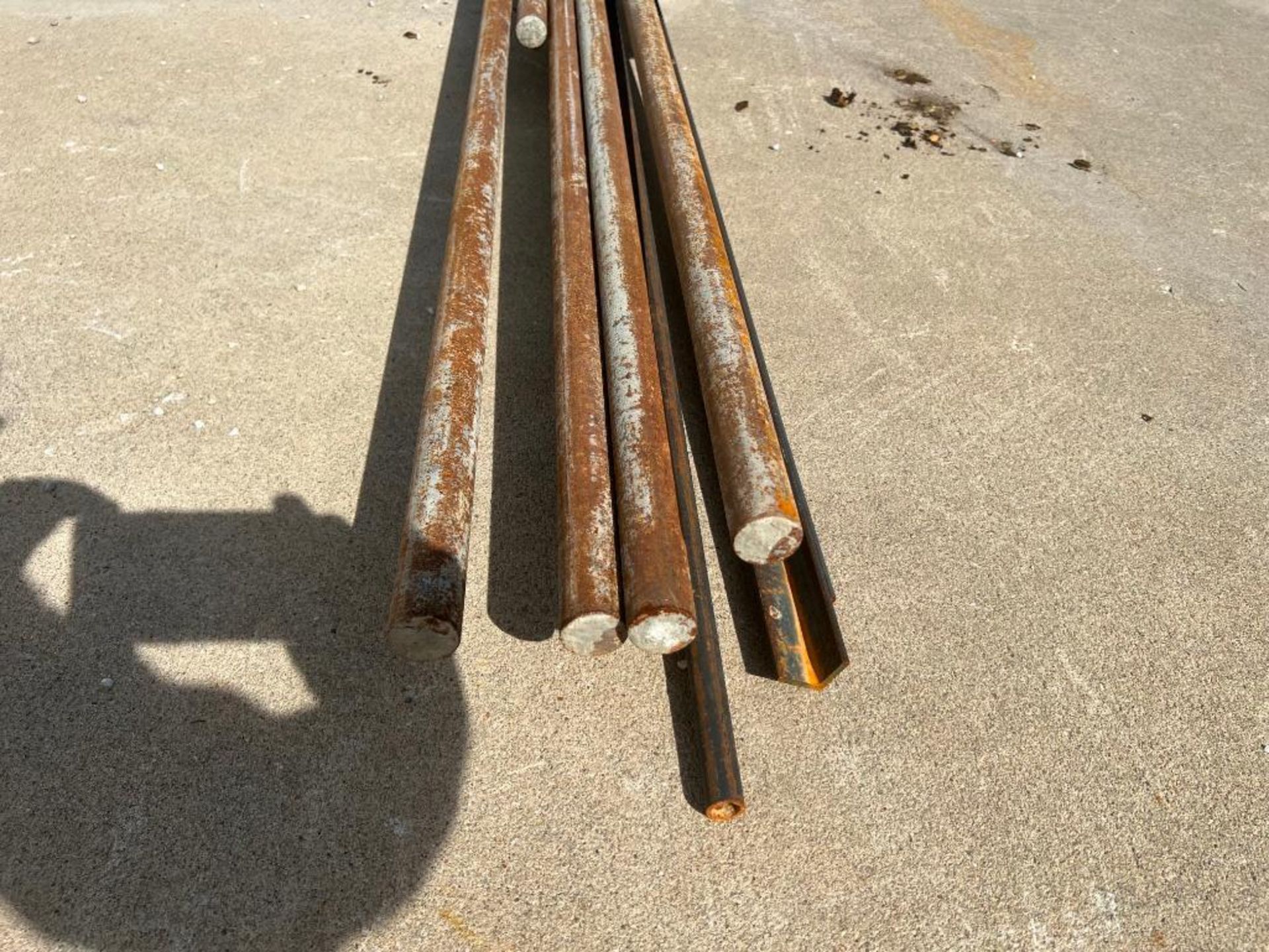 Miscellaneous Steel Rod & L Steel. Located in Mt. Pleasant, IA - Image 2 of 4
