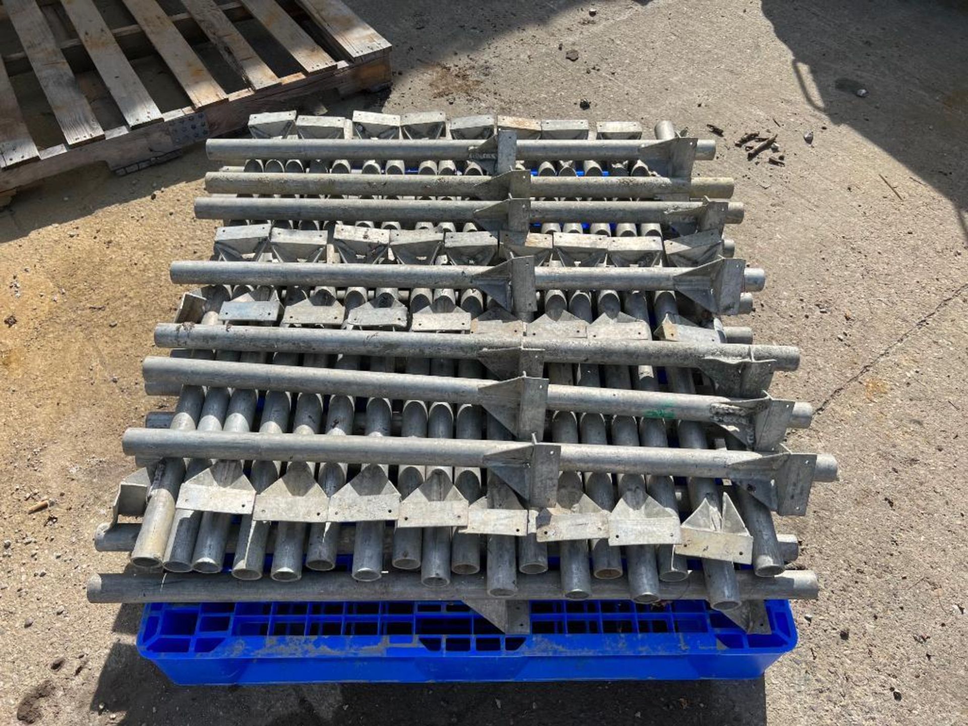 (48) Aluminum Scaffolding Safety Rails. Located in Mt. Pleasant, IA