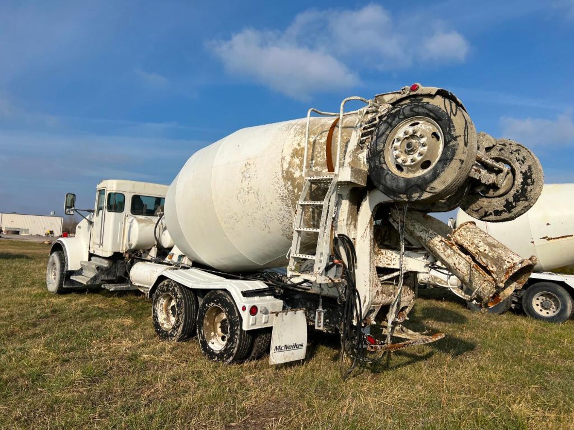 2006 Kenworth W900 6 x 4 Concrete Mixer , VIN #2NKWL00XX6M14987, Miles 314,613, Hours 28,100, Eaton - Image 4 of 39