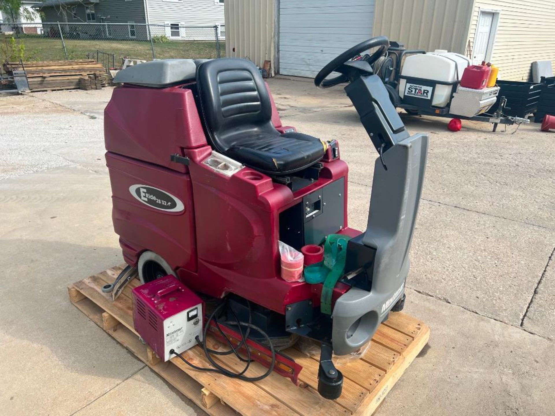 Eride 2832 Rider Floor Scrubber, 8826 Hours, Model ER28D, Serial #13050514, 36 DC Volts. Located in - Image 2 of 15