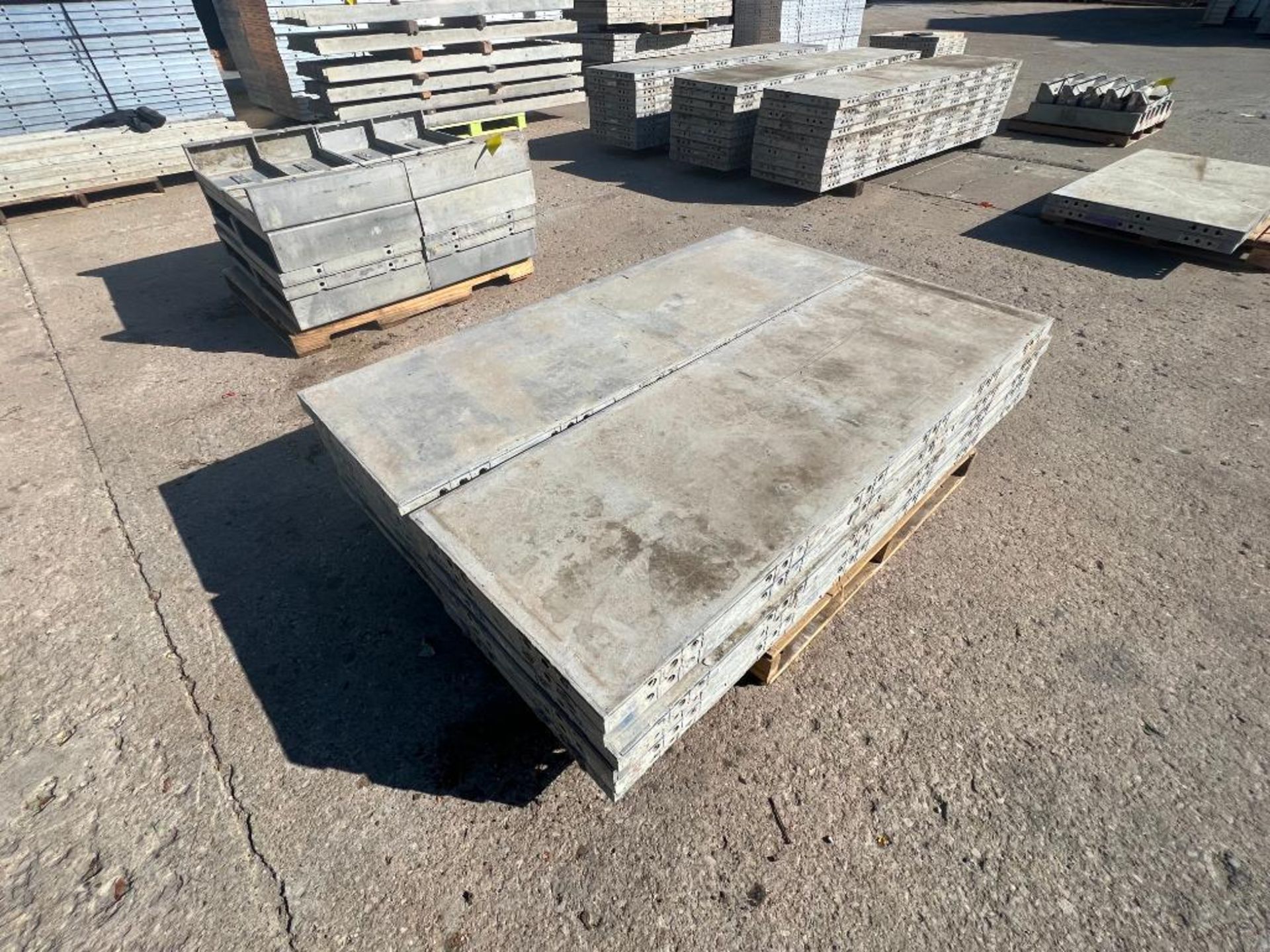 (12) 2' x 6' Western Elite Laydown Smooth Aluminum Concrete Form, 6-12 Triple Punch Hole. Located in - Image 3 of 5