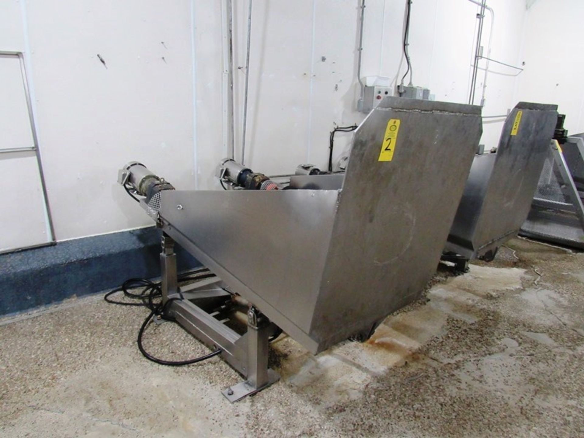 Globus Mdl. HS 3/5 Tumbling System, tumbling bed, (1) 750 liter stainless steel drum with lid,