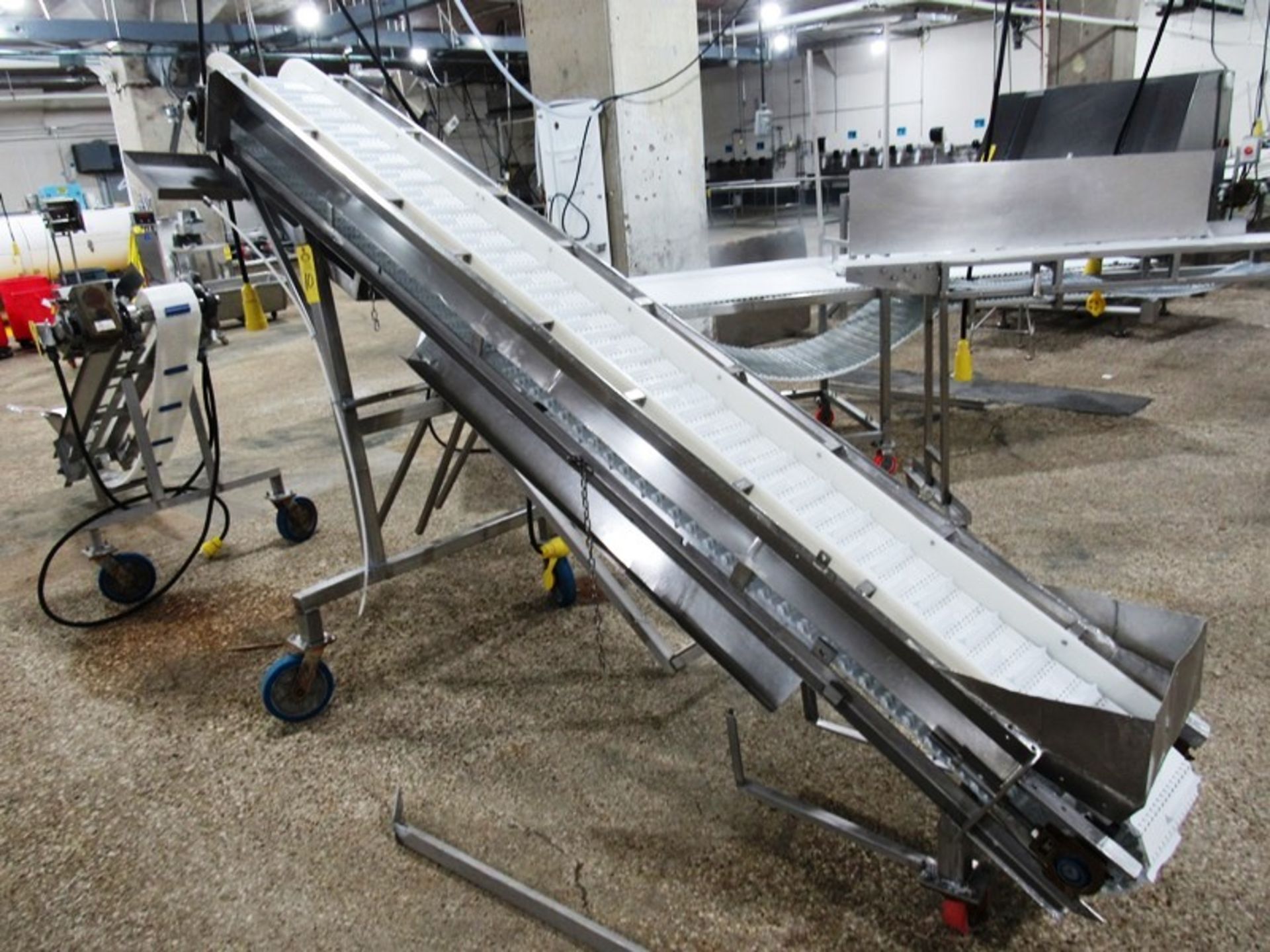 Portable Incline Conveyor, 10" W X 10' L flighted belt, 1/2" flights spaced 4" apart, 16" infeed, 6'