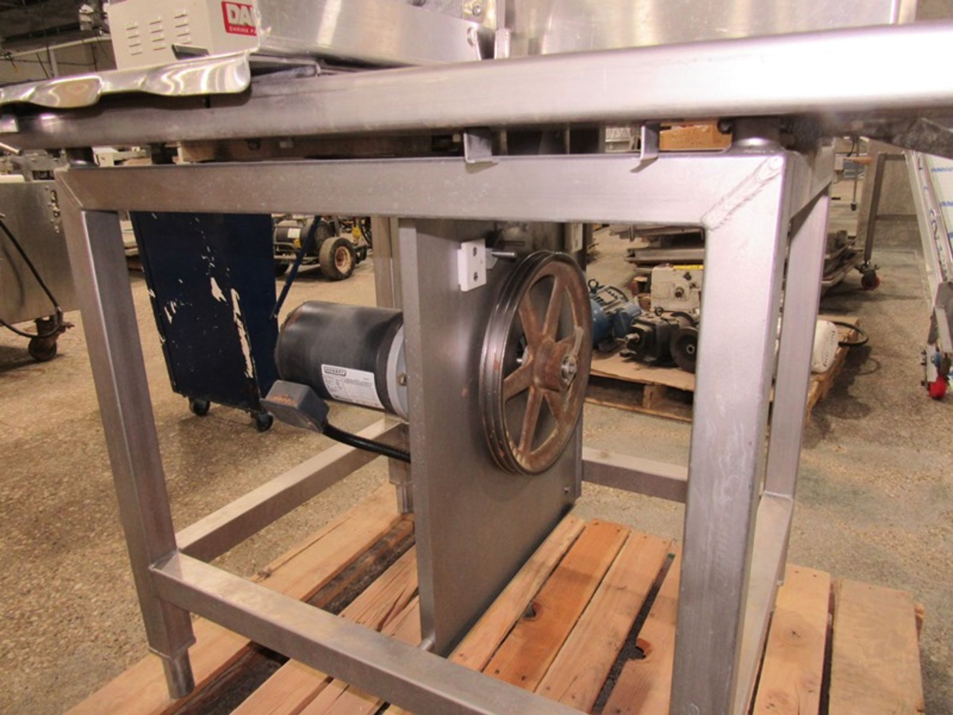 Hobart Mdl. 6614 Band Saw Removal: By Appointment Only. Required Rigging Fee $50.00 . Rigging by - Image 2 of 4