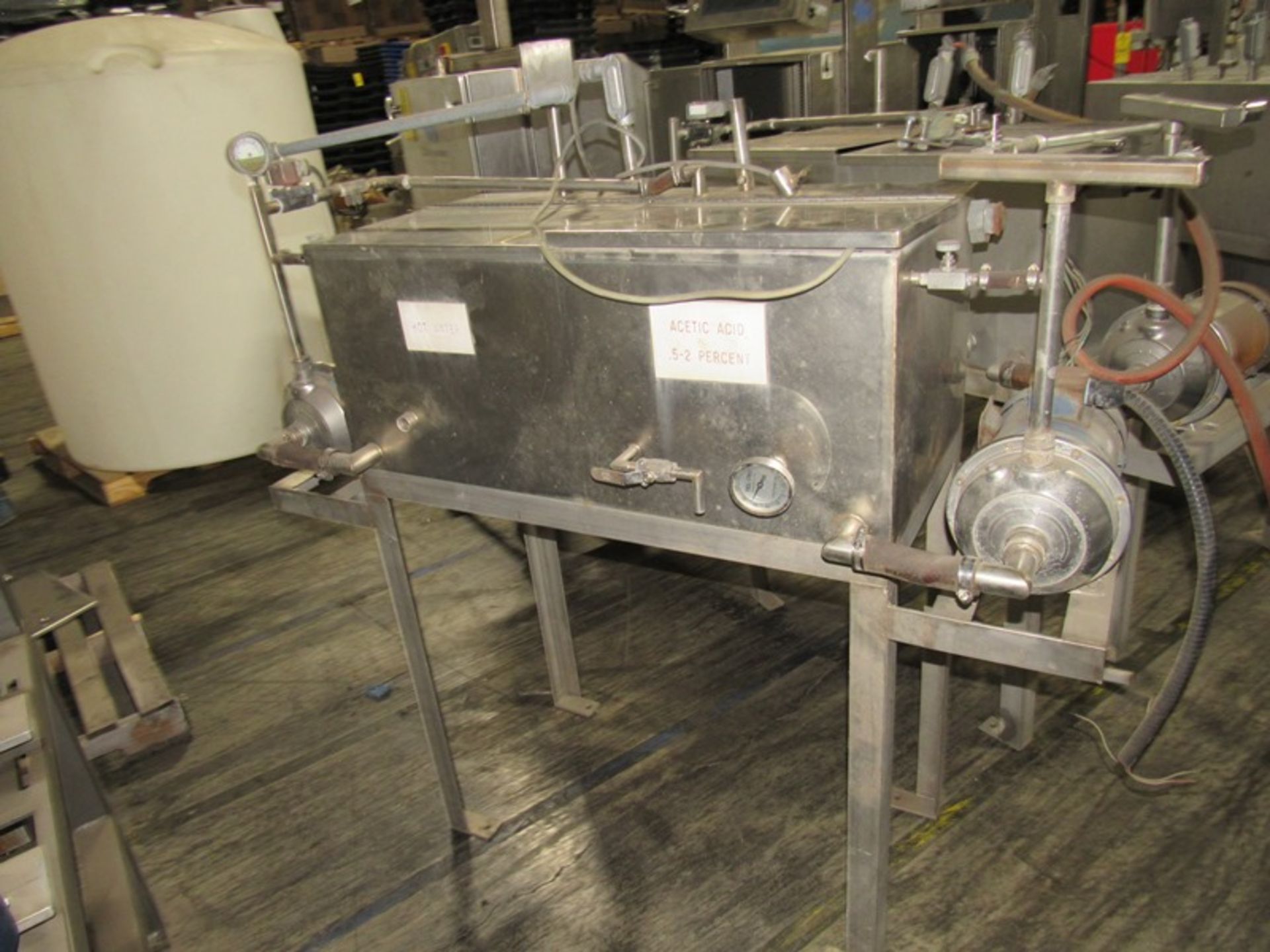 Chad Automated Wash Tank with pump (Loading Fee: $75.00 - Rigger: Norm Pavlish - Nebraska