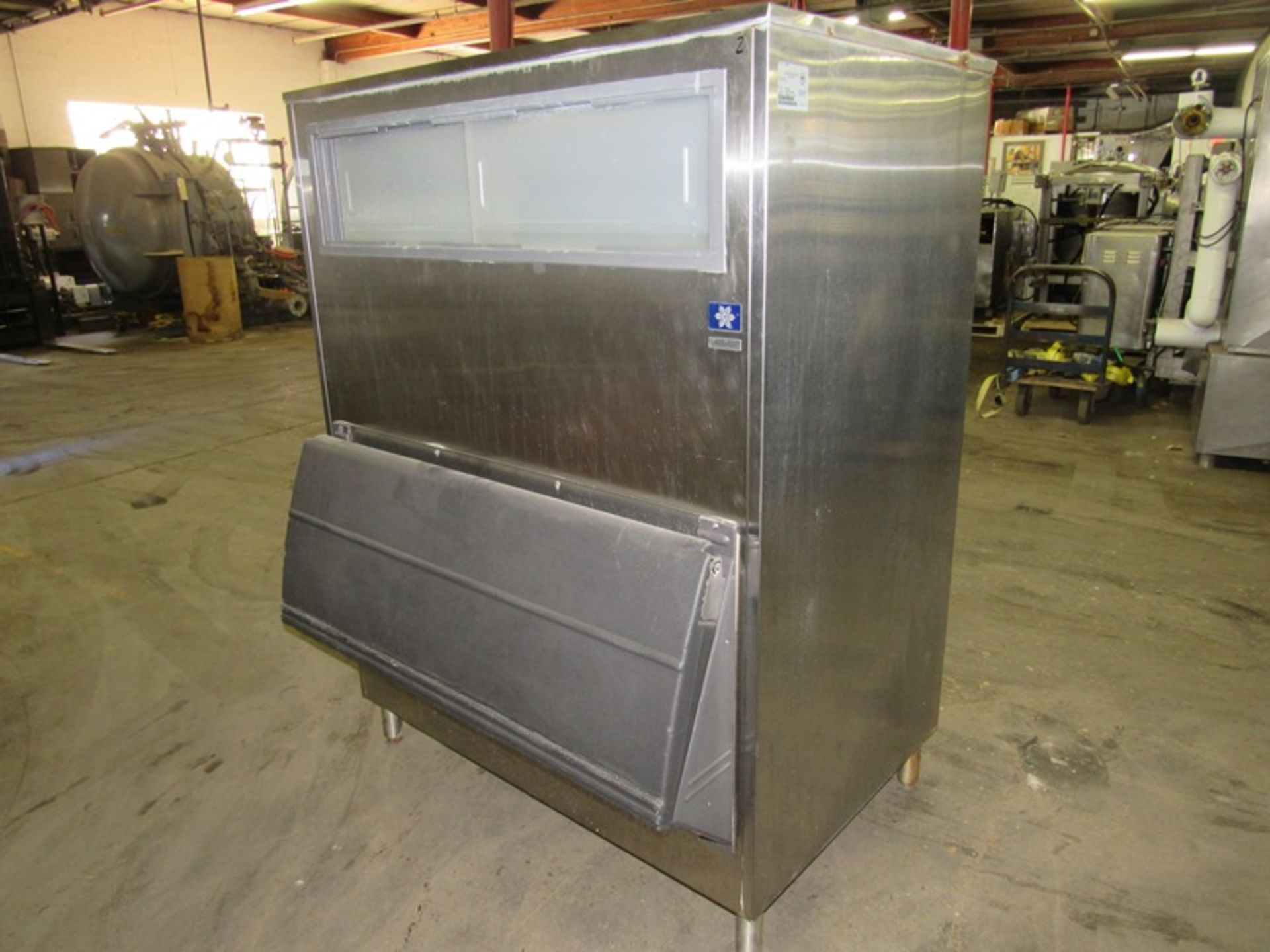 Manitowoc Mdl. KY1350N-261 Ice Maker, Ser. #1120133184, with storage bin model F1300, Ser. # - Image 6 of 9