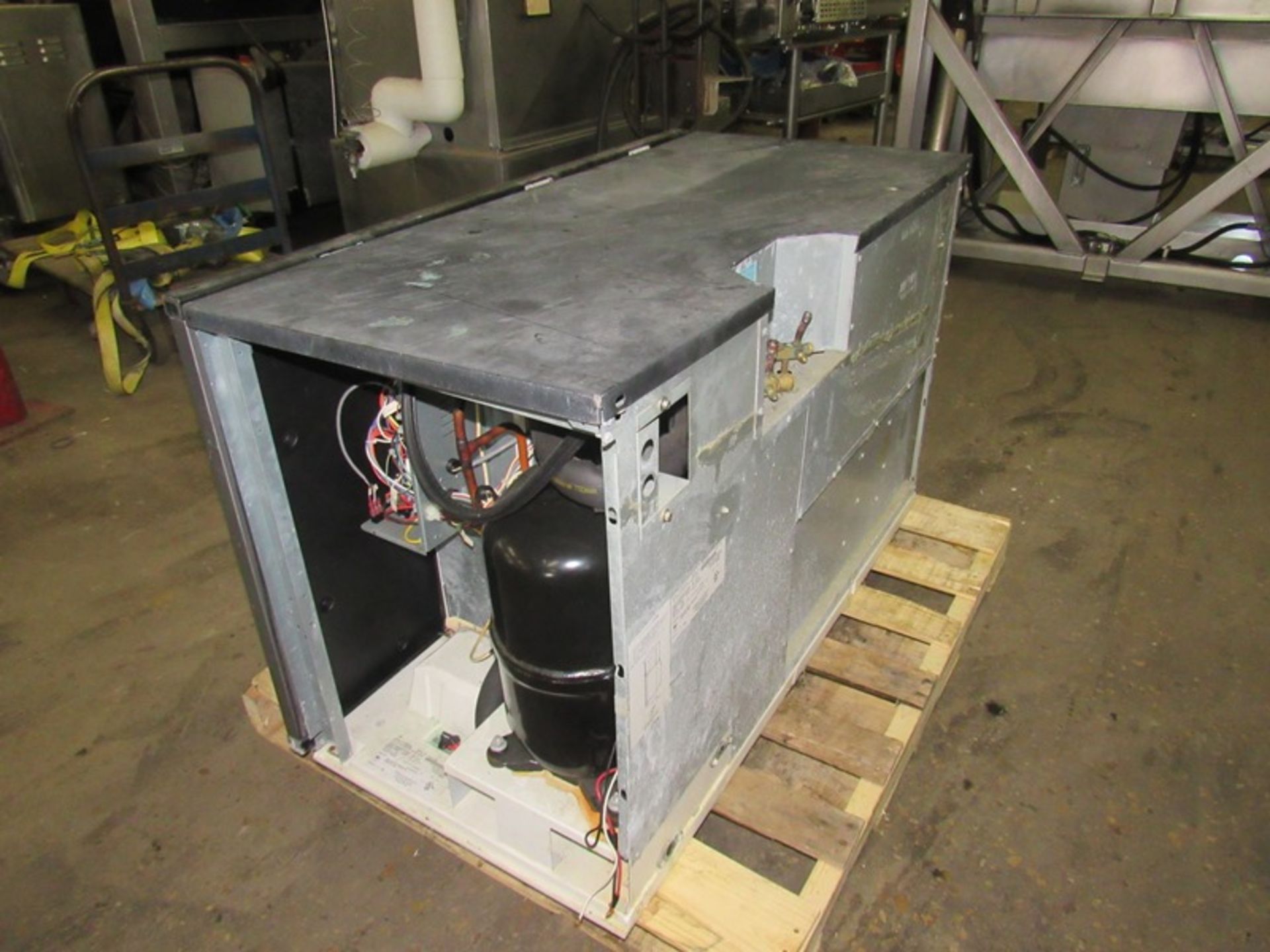 Manitowoc Mdl. KY1350N-261 Ice Maker, Ser. #1120133184, with storage bin model F1300, Ser. # - Image 3 of 9