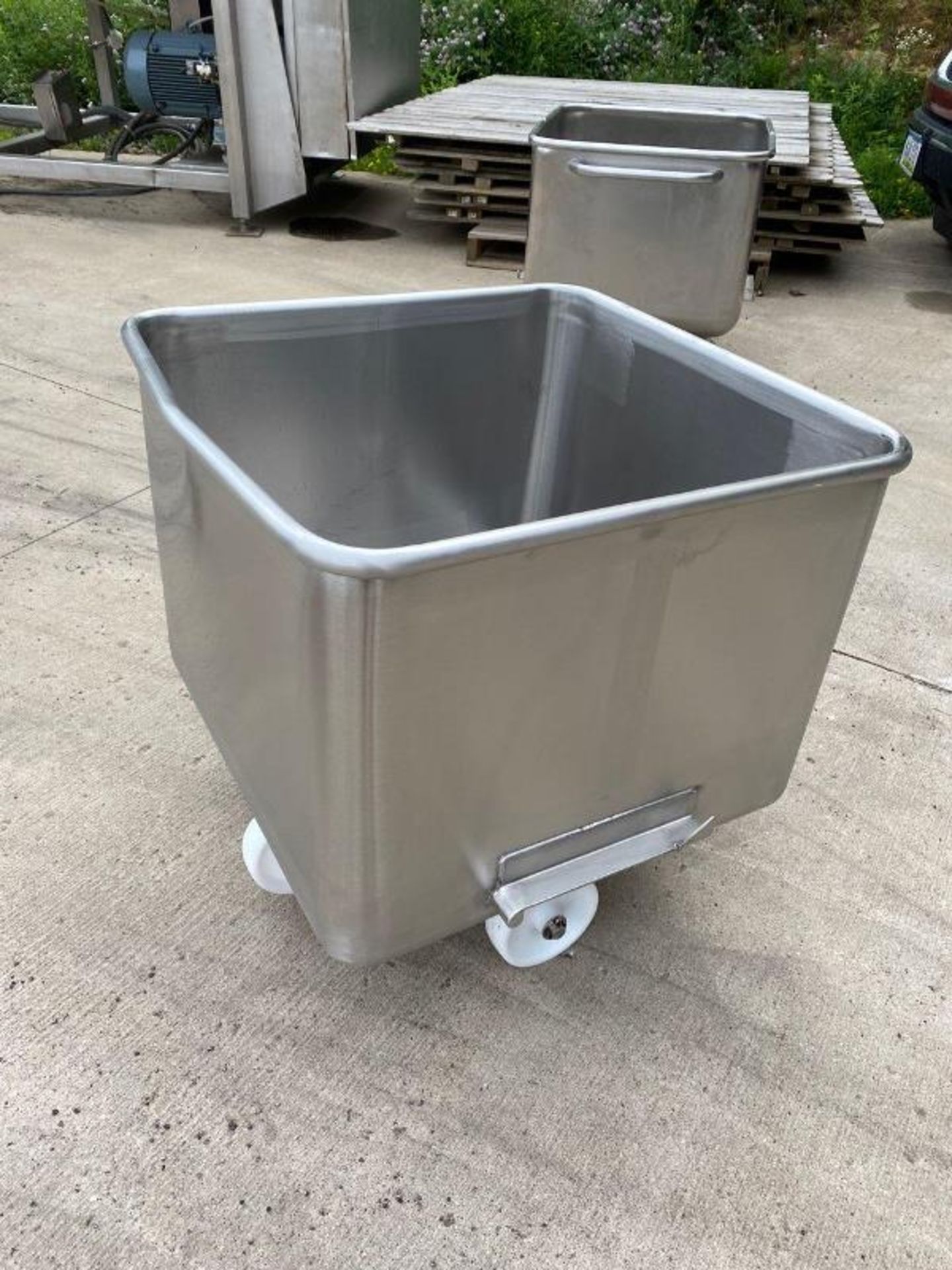 Stainless Steel Dump Buggies, 400 Lb. capacity with handle, new, never used, Located in Sandwich, IL - Image 3 of 4