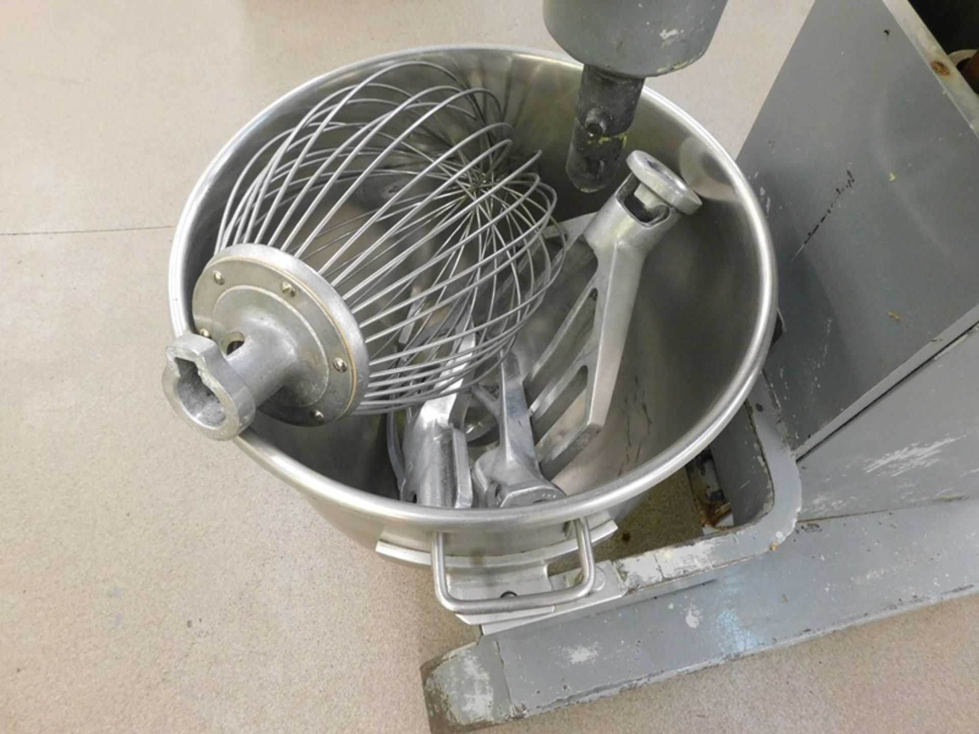 Blakeslee Mdl. DD60T Mixer, Ser. #57930-000, with stainless steel bowl and attachments, 230 volts, - Image 4 of 5