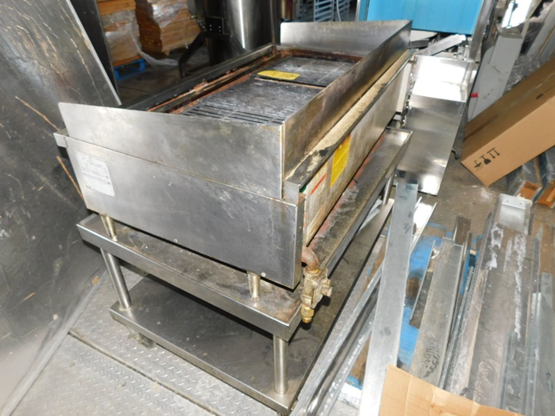Vulcan Mdl. VCCB47 Grill, Ser. #650124787, 8-burner, 42" X 20", natural gas with portable cart - ( - Image 3 of 4