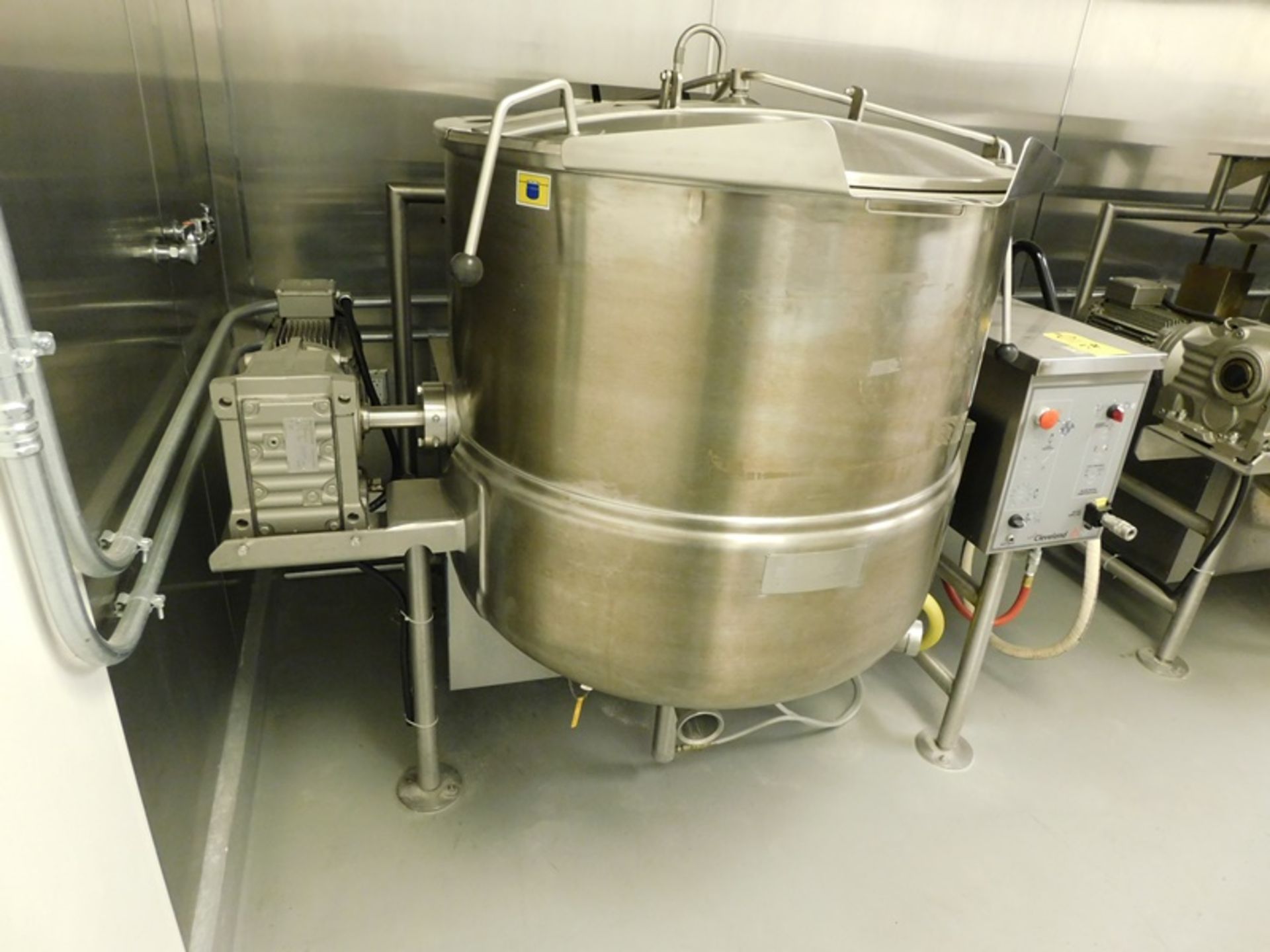 Cleveland Mdl. HA-MRGL-100T Kettle, Ser. #150923059404, 100 gallon, tilt scrape surface bowl, 36" X - Image 2 of 9