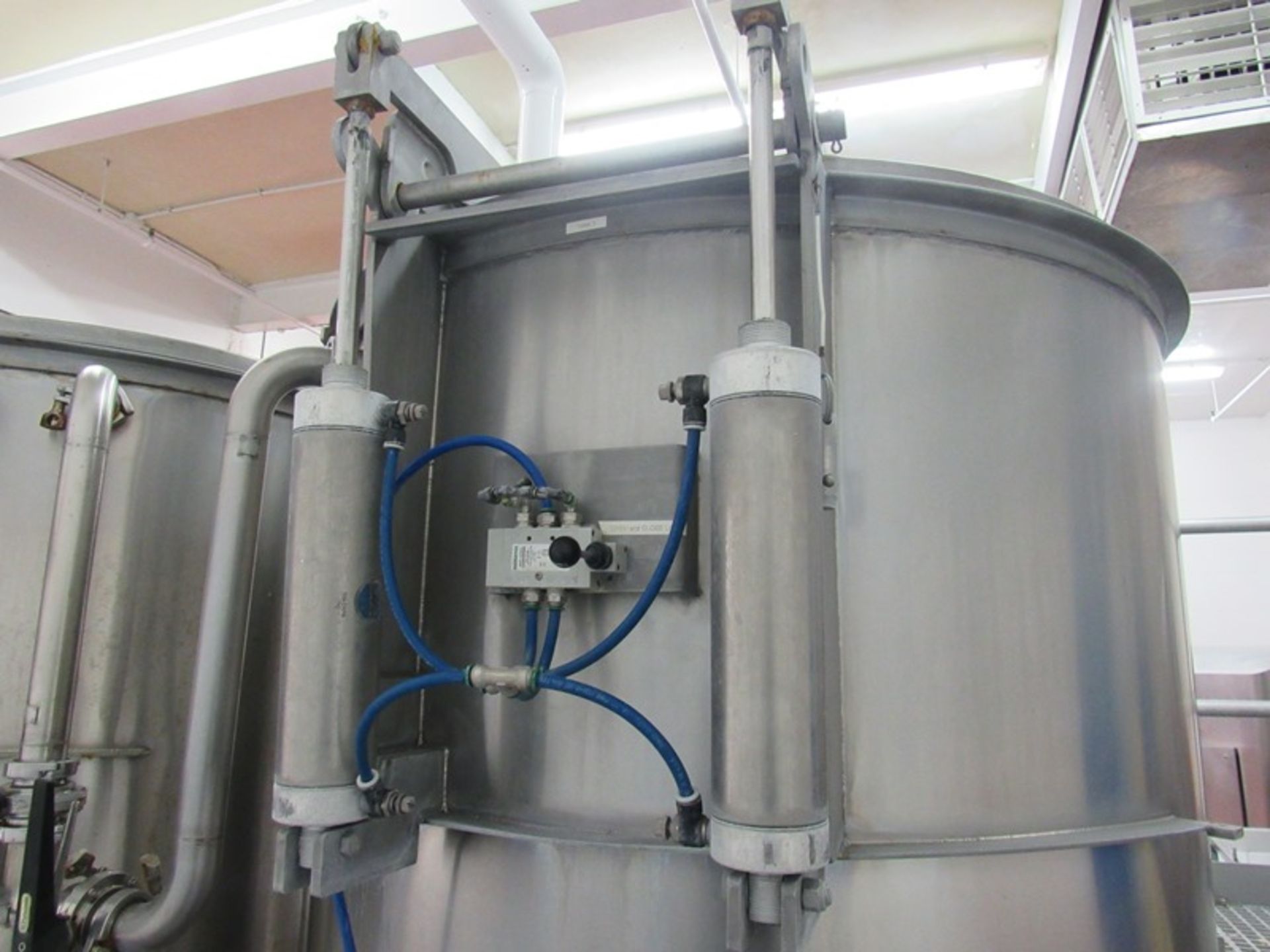 Dual Stainless Steel Mix Tank System Tanks, 46" Dia. X 43" Deep on stainless steel stand, - Image 6 of 10