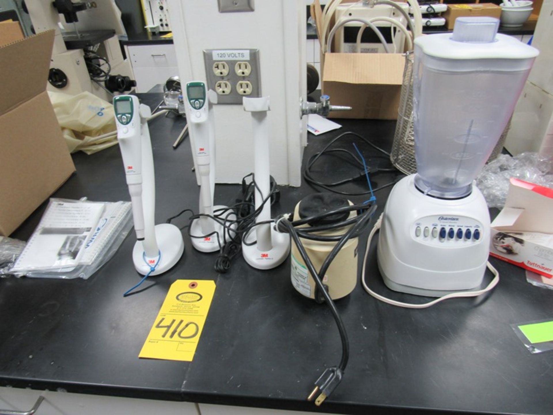 Lot (2) 3M Electronic Pipettors, Fisher Scientific Touch Mixer & Oster Blender (Required Loading Fee