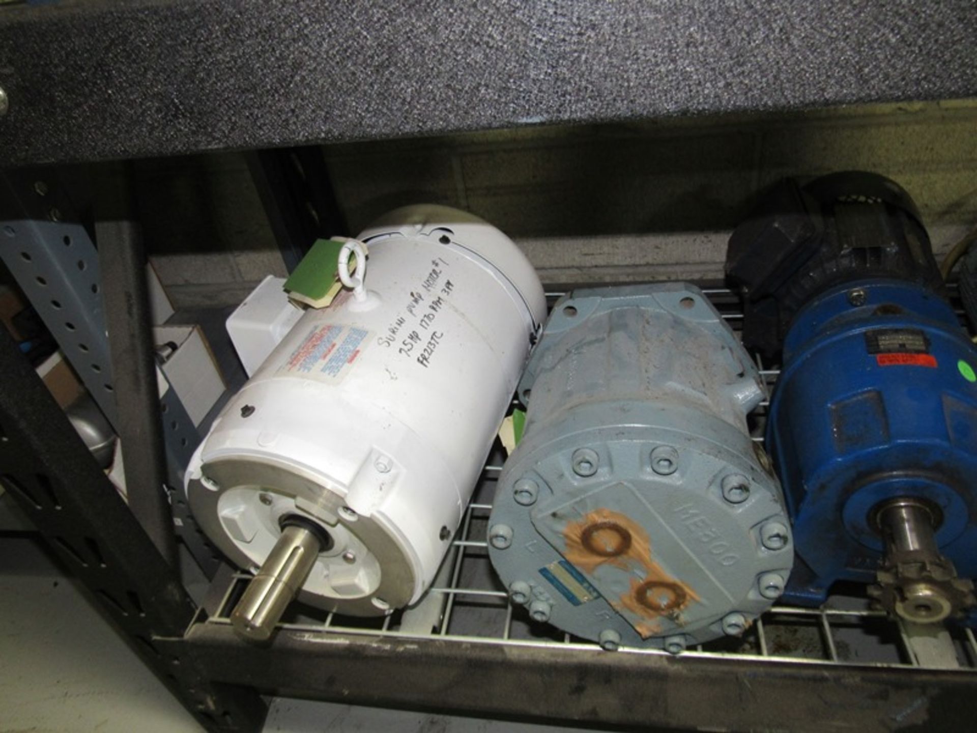 Lot (6) Misc. Electric Motors and Gearbox (Required Loading Fee $20.00 Norm Pavlish 402-540-8843 - Image 4 of 4