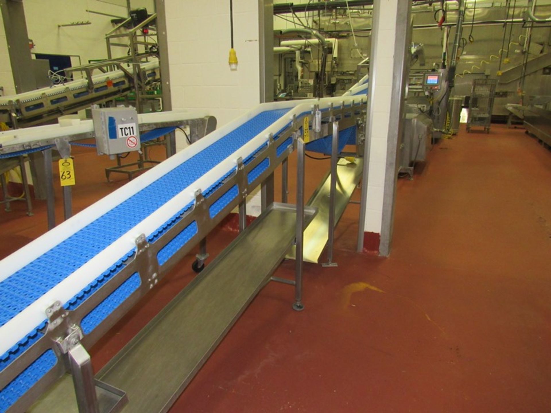 Stainless Steel Incline Conveyor with 90º curve, 12" W X 33' L plastic belt, 27" infeed, 93" - Image 3 of 10