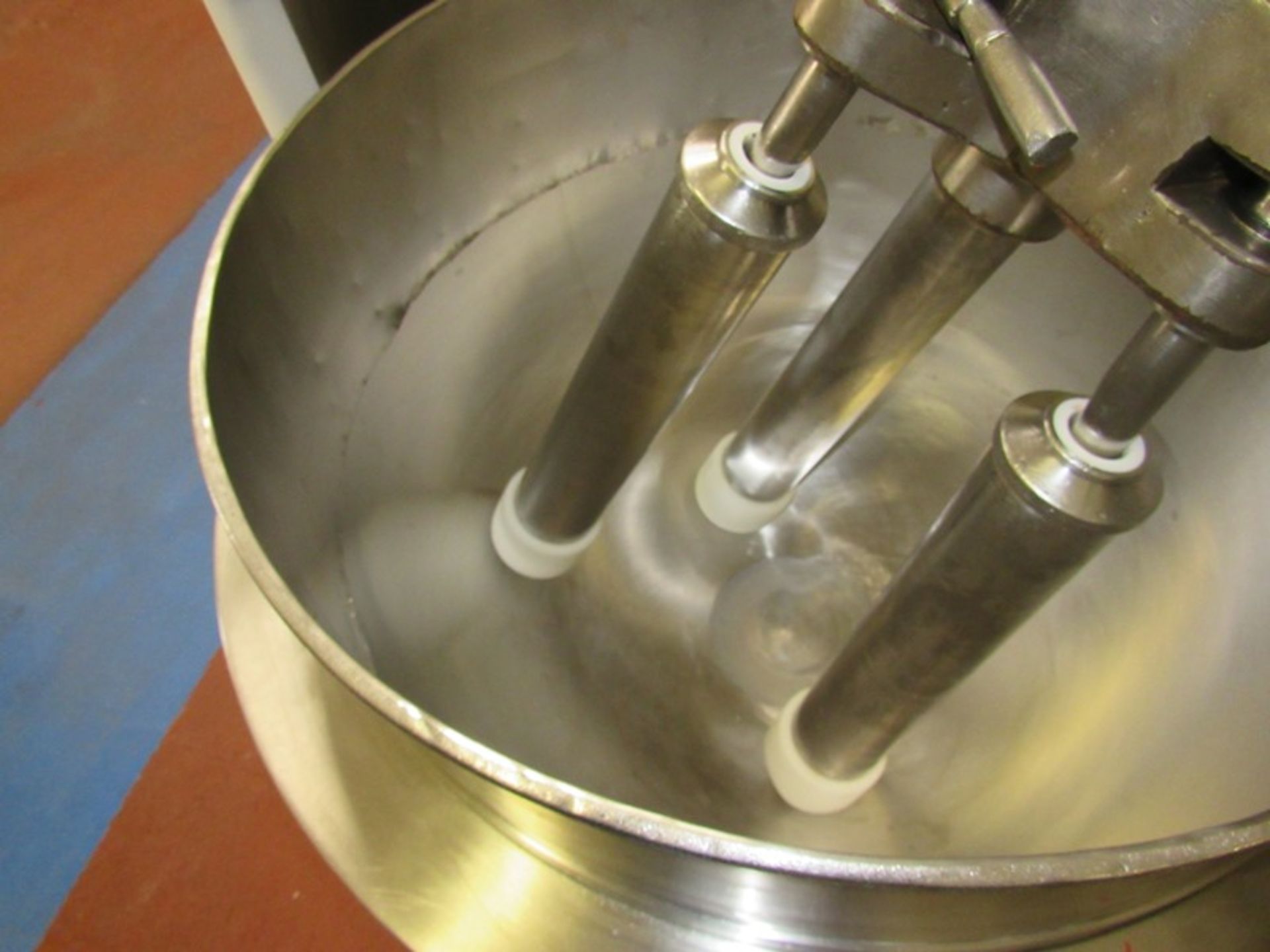 Stainless Steel Mixer, 30" Dia. X 24" D bowl, 3-mixing arms, 230 VAC 3 phase , 52" W X 60" L X 72" T - Image 4 of 6