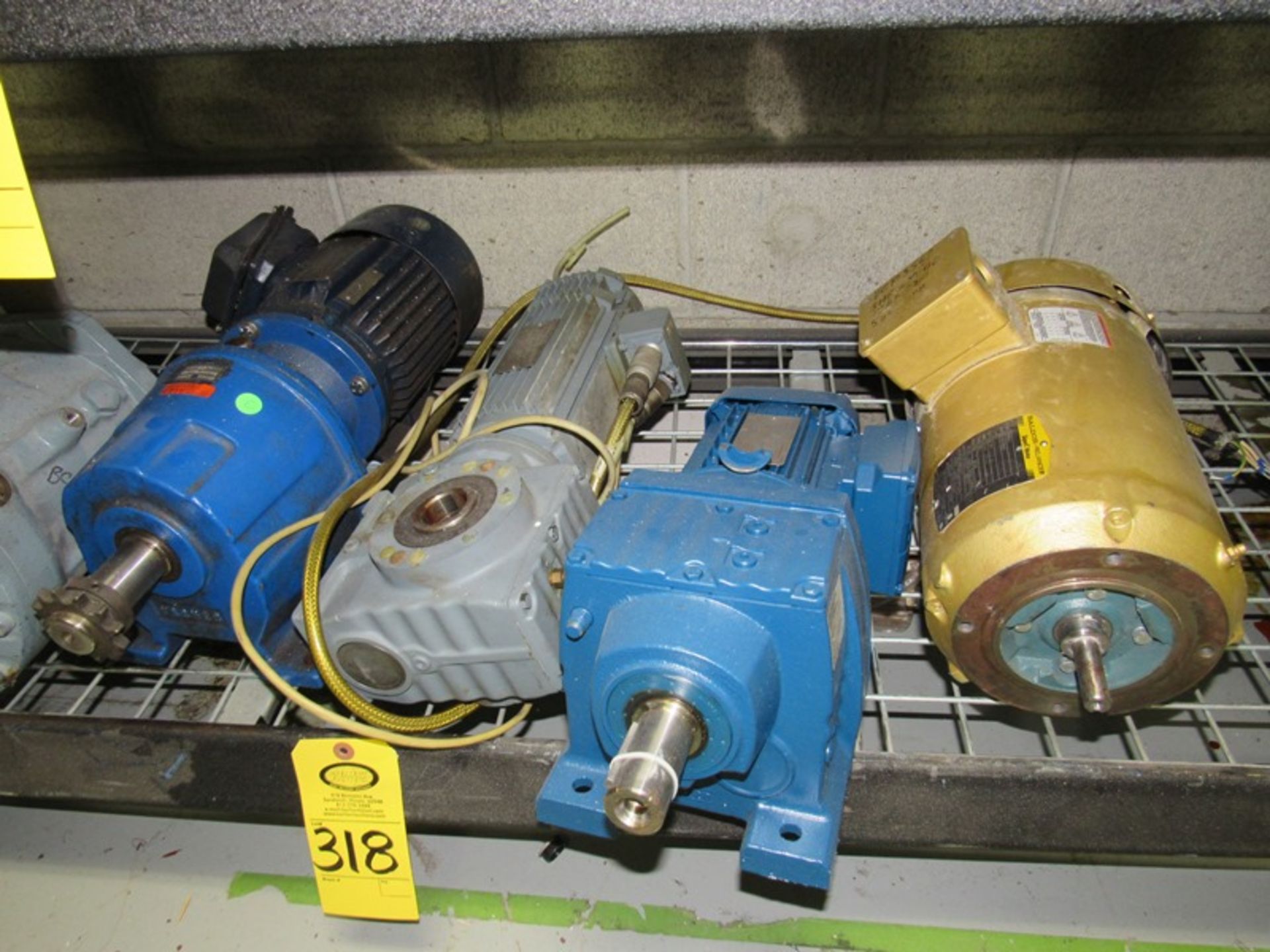 Lot (6) Misc. Electric Motors and Gearbox (Required Loading Fee $20.00 Norm Pavlish 402-540-8843 - Image 3 of 4