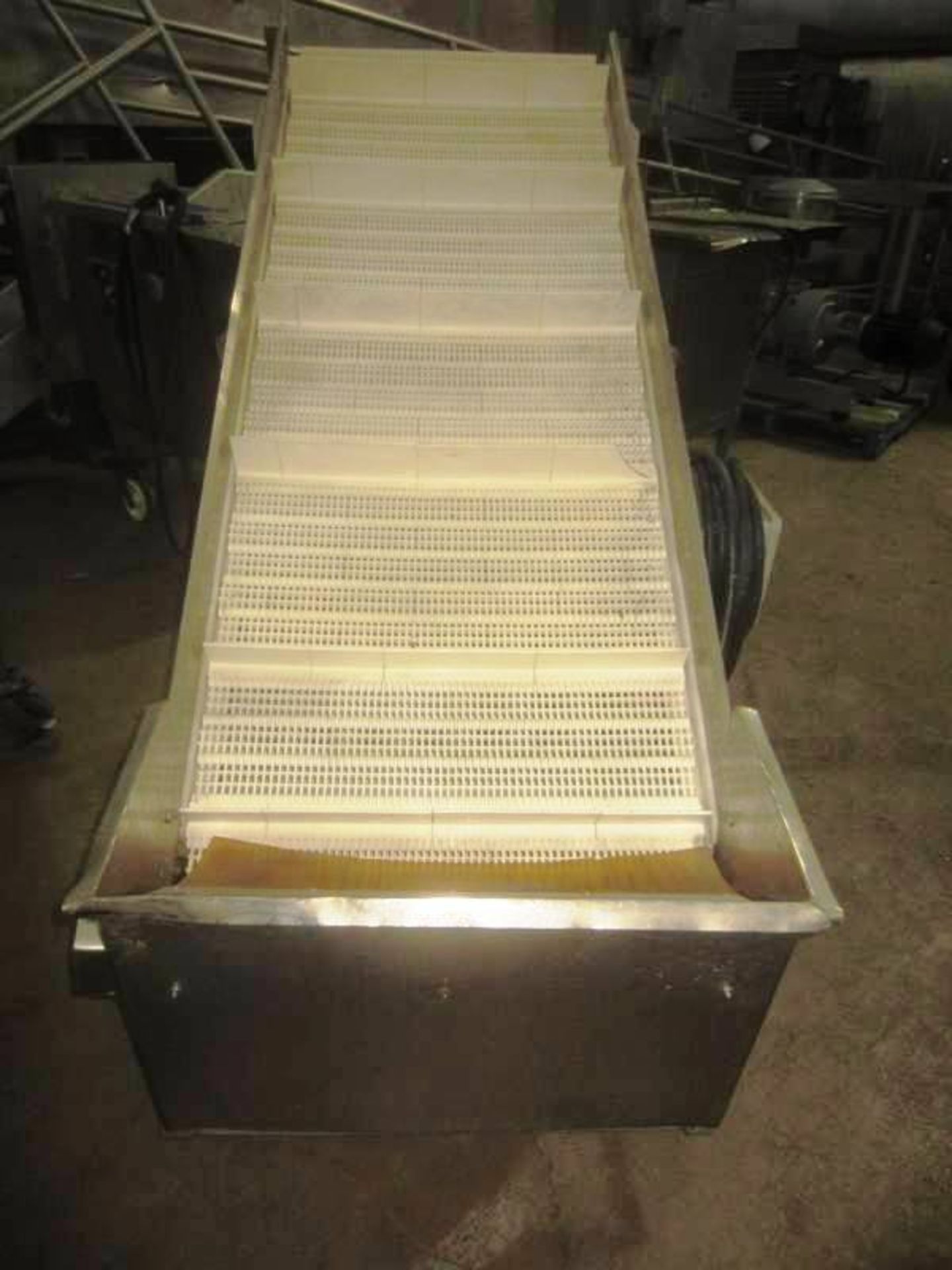 Stainless Steel Incline Conveyor, 24" W X 69" L flighted plastic belt, 2" high flights spaced 12" - Image 3 of 3
