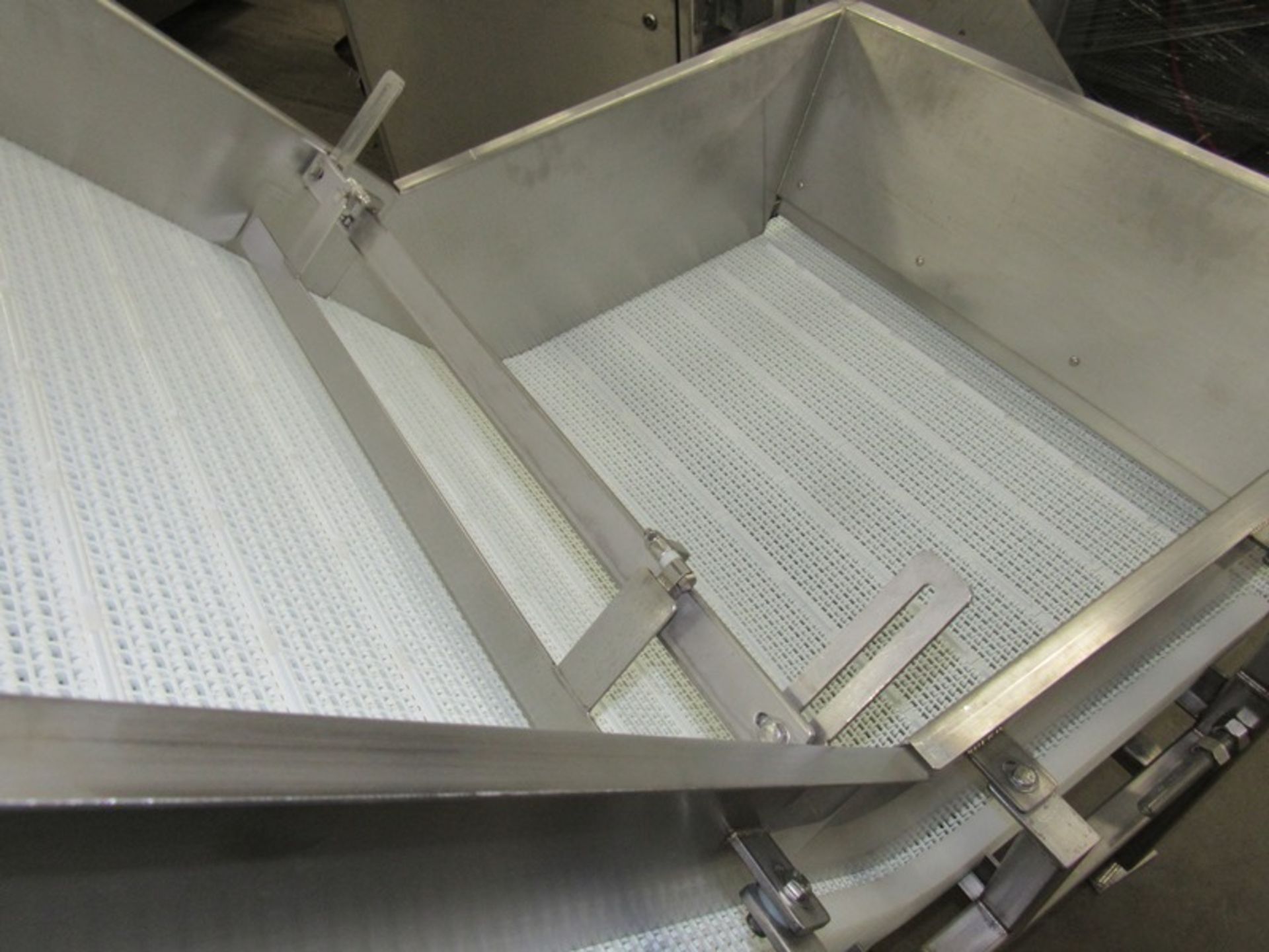 Stainless Steel Incline Conveyor, 34" W X 7' L flighted plastic belt, 1/4" high flights, spaced 3 - Image 4 of 6