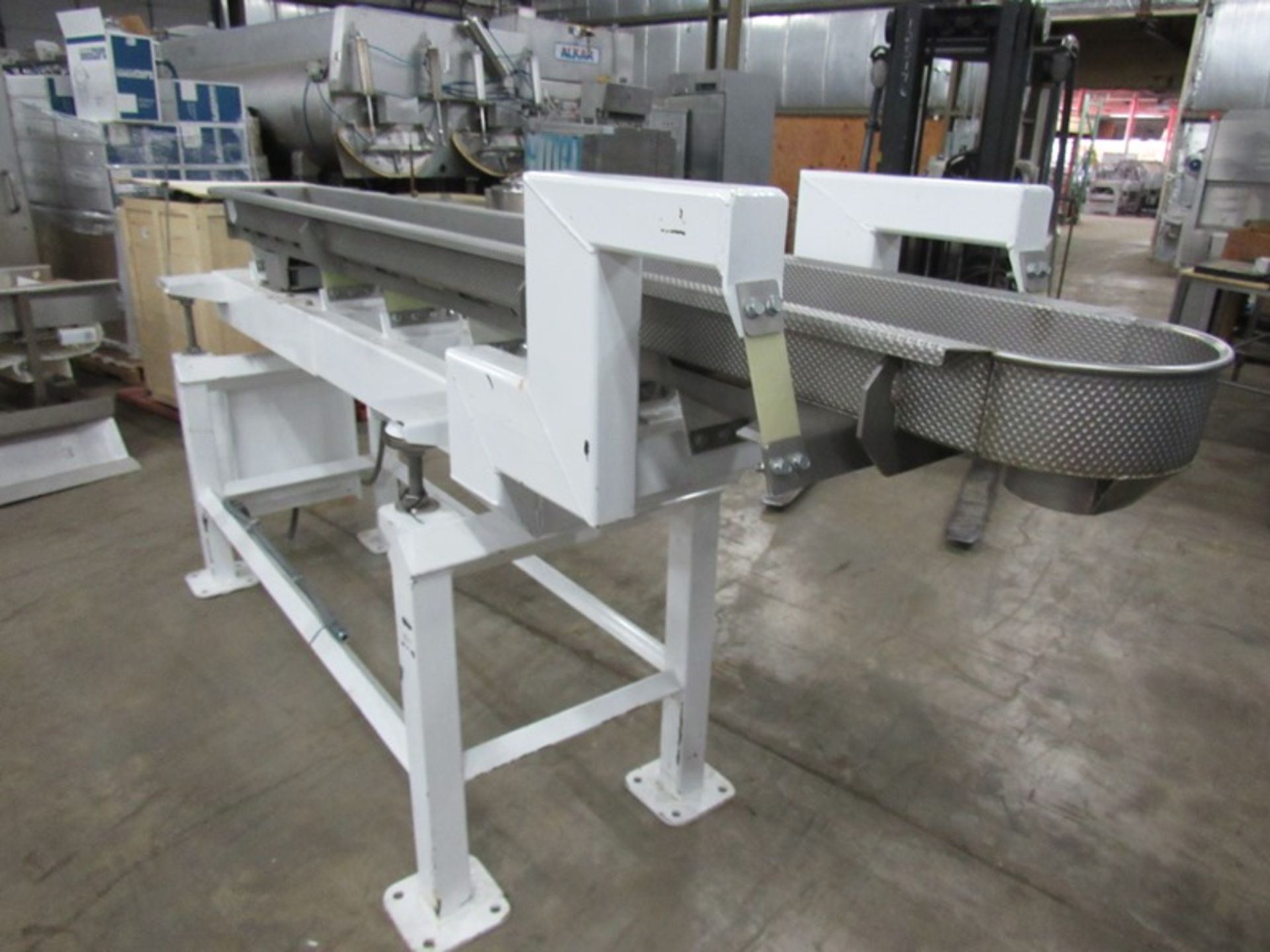 Smalley Mdl. EMC2t Vibratory Conveyor, dimpled stainless steel tray, 9" W X 106" L X 4" D, 4 1/2" - Image 2 of 9