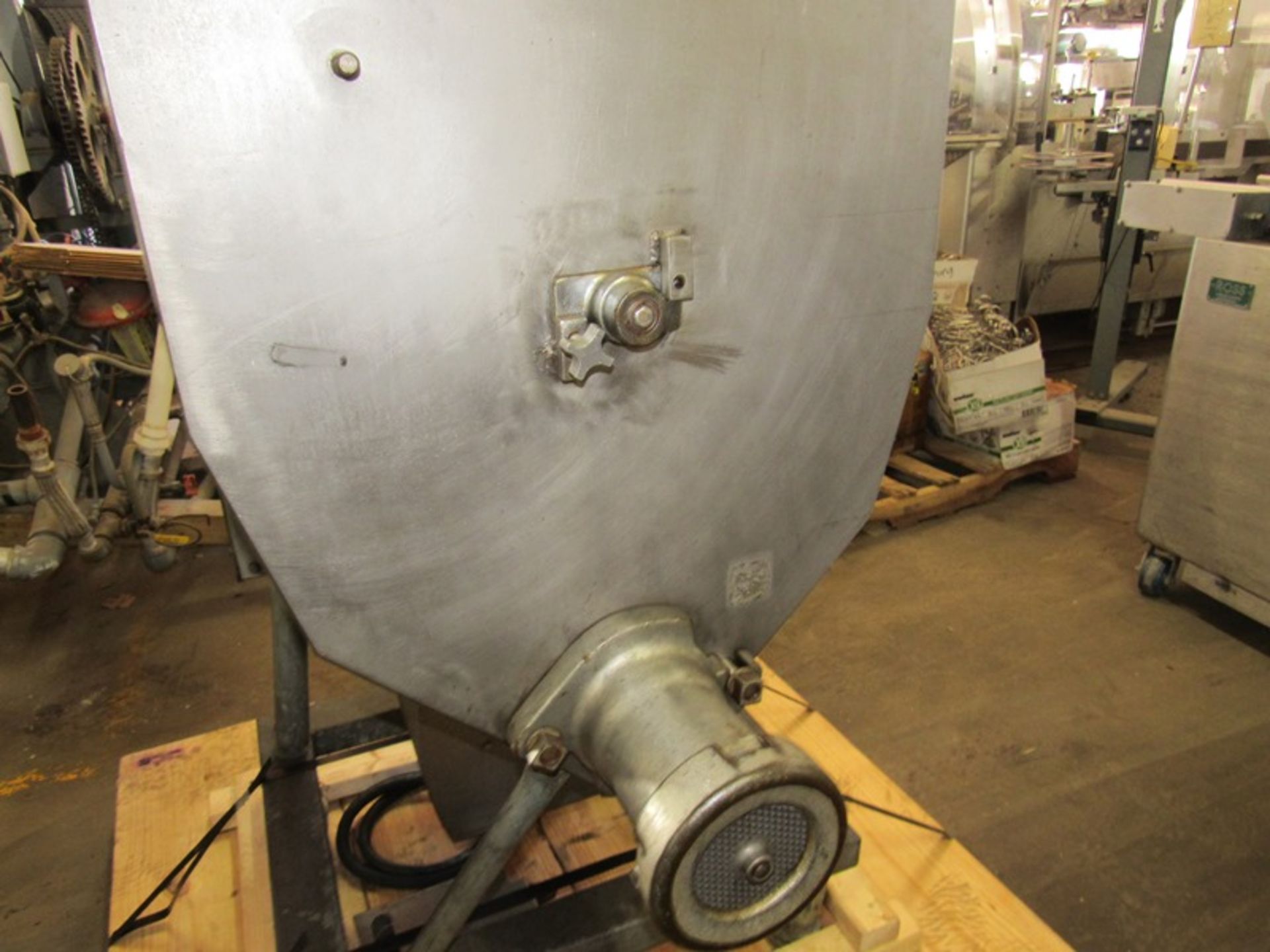 Hobart Mdl. 4346 Mixer/Grinder, Ser. #186473C, 220 volts, 3 phase (Required Loading Fee $100- Pickup - Image 4 of 9