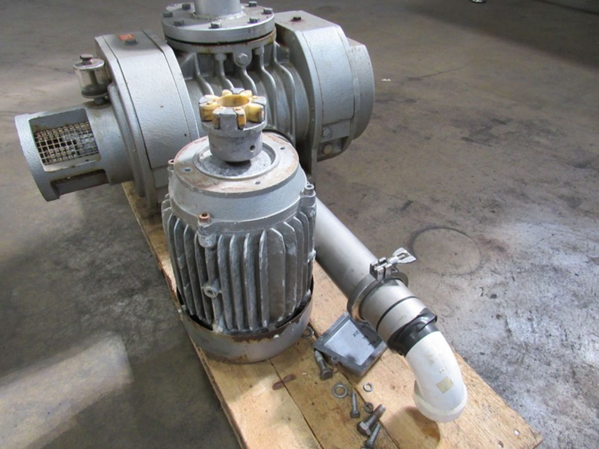 Busch Vacuum Booster Pump, (may be WV1000) 230/460 volt, 3 phase motor (Required Loading Fee $50- - Image 3 of 4